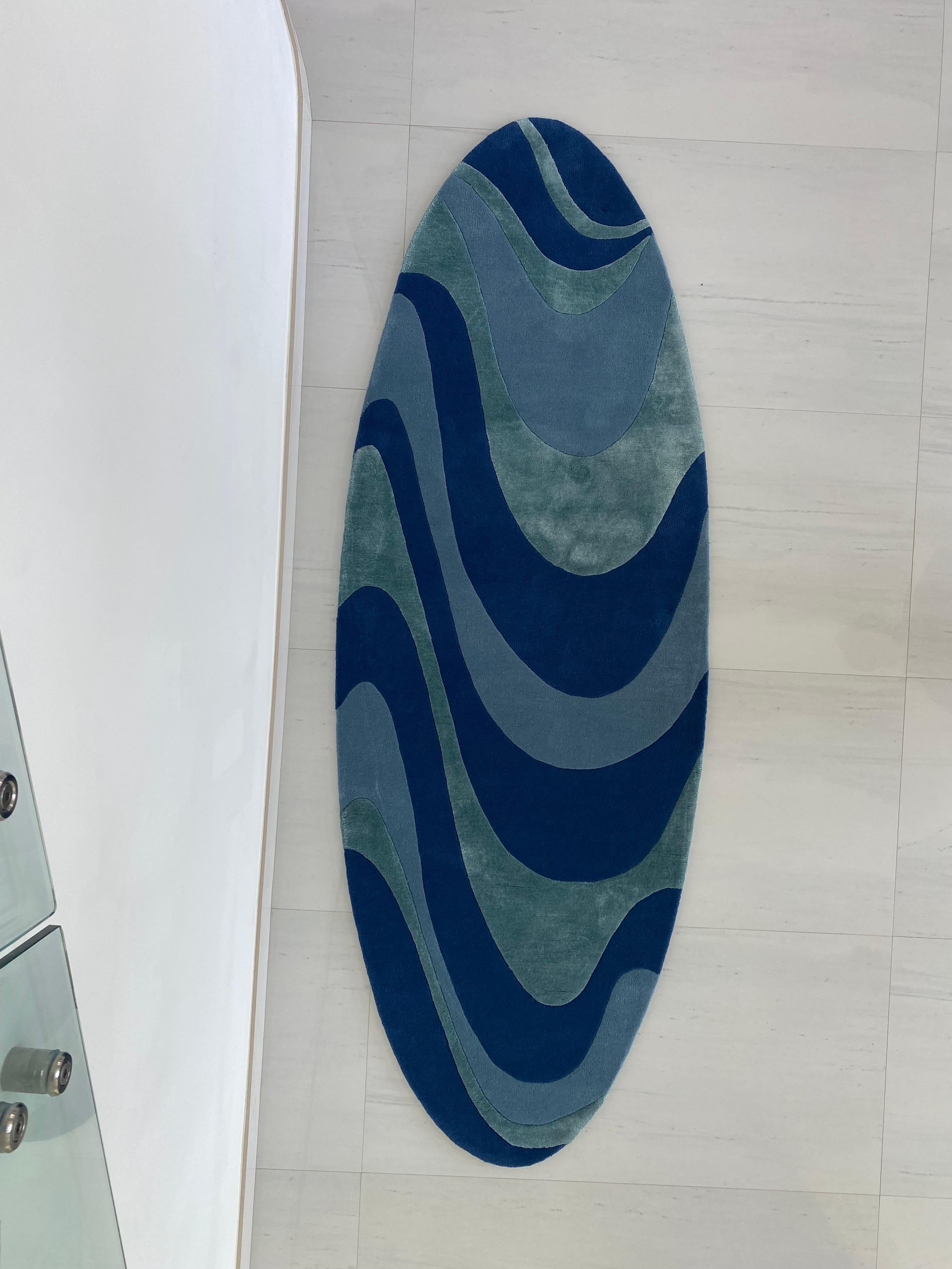 Hand-Crafted Rug Necessity Wool Carpet blue oval wavy modern hand tufted turquoise water calm For Sale