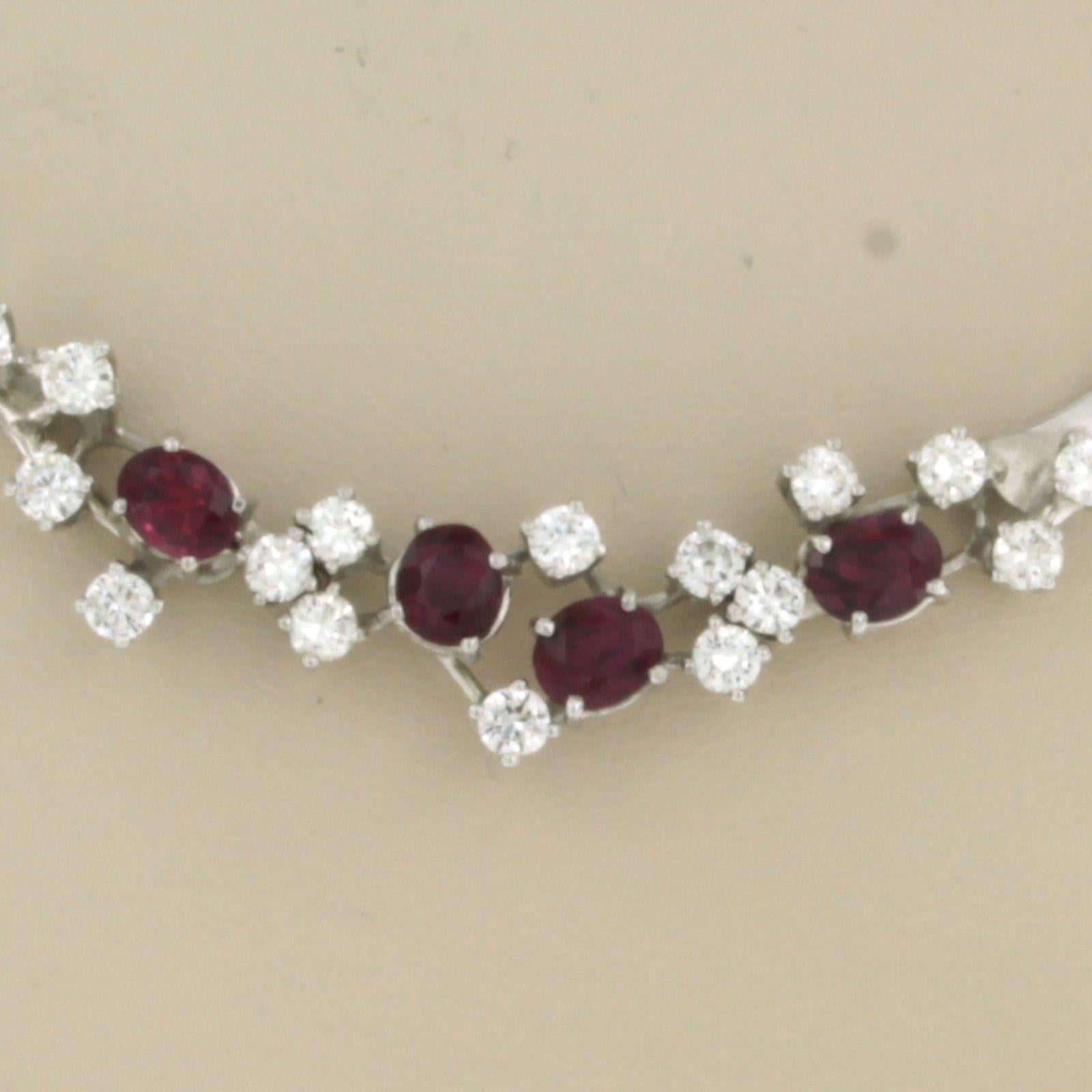 Neckalce set with ruby and diamonds 18k bicolour gold For Sale 1