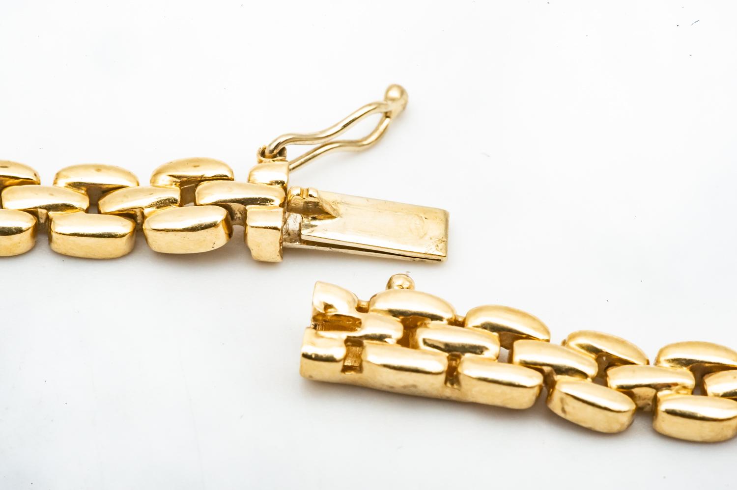 Brilliant Cut Necklace 18 Carat Yellow Gold and 18 Carat White Gold Diamonds