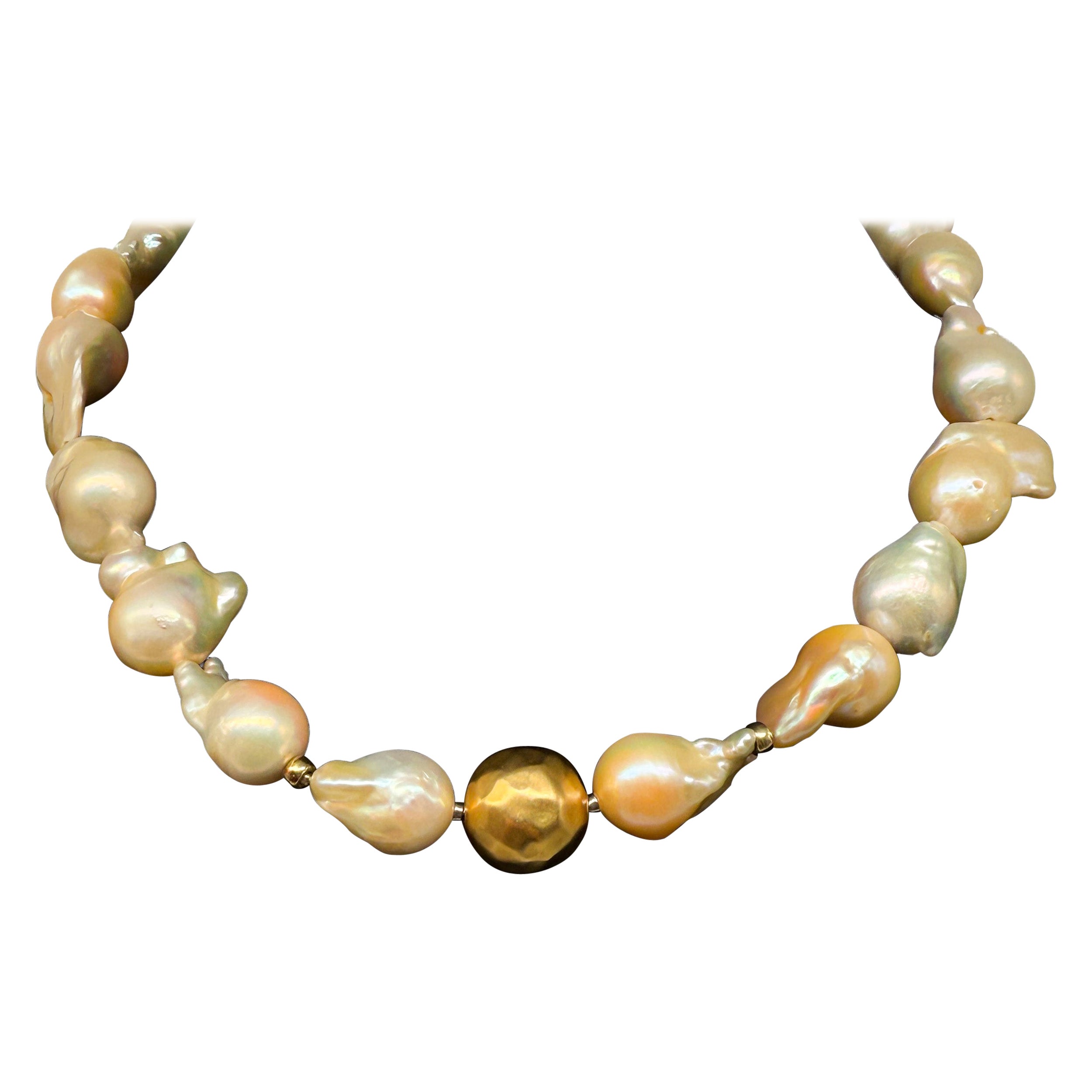 Necklace 18K Yellow Gold with Pearls For Sale
