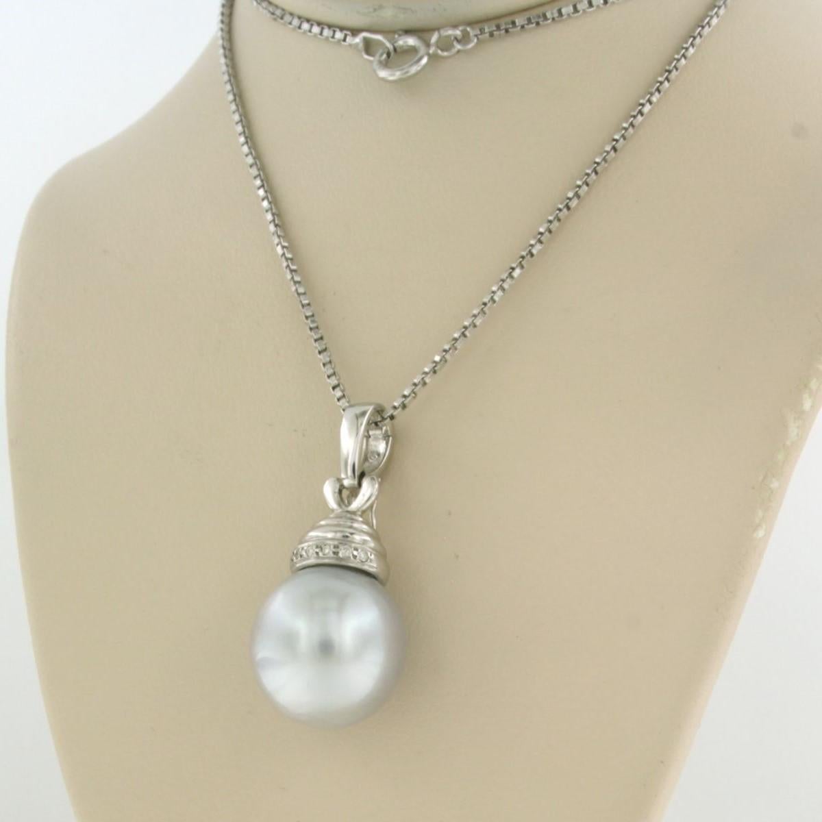 Necklace an d pendant set with pearl and diamonds 18k white gold In Good Condition For Sale In The Hague, ZH
