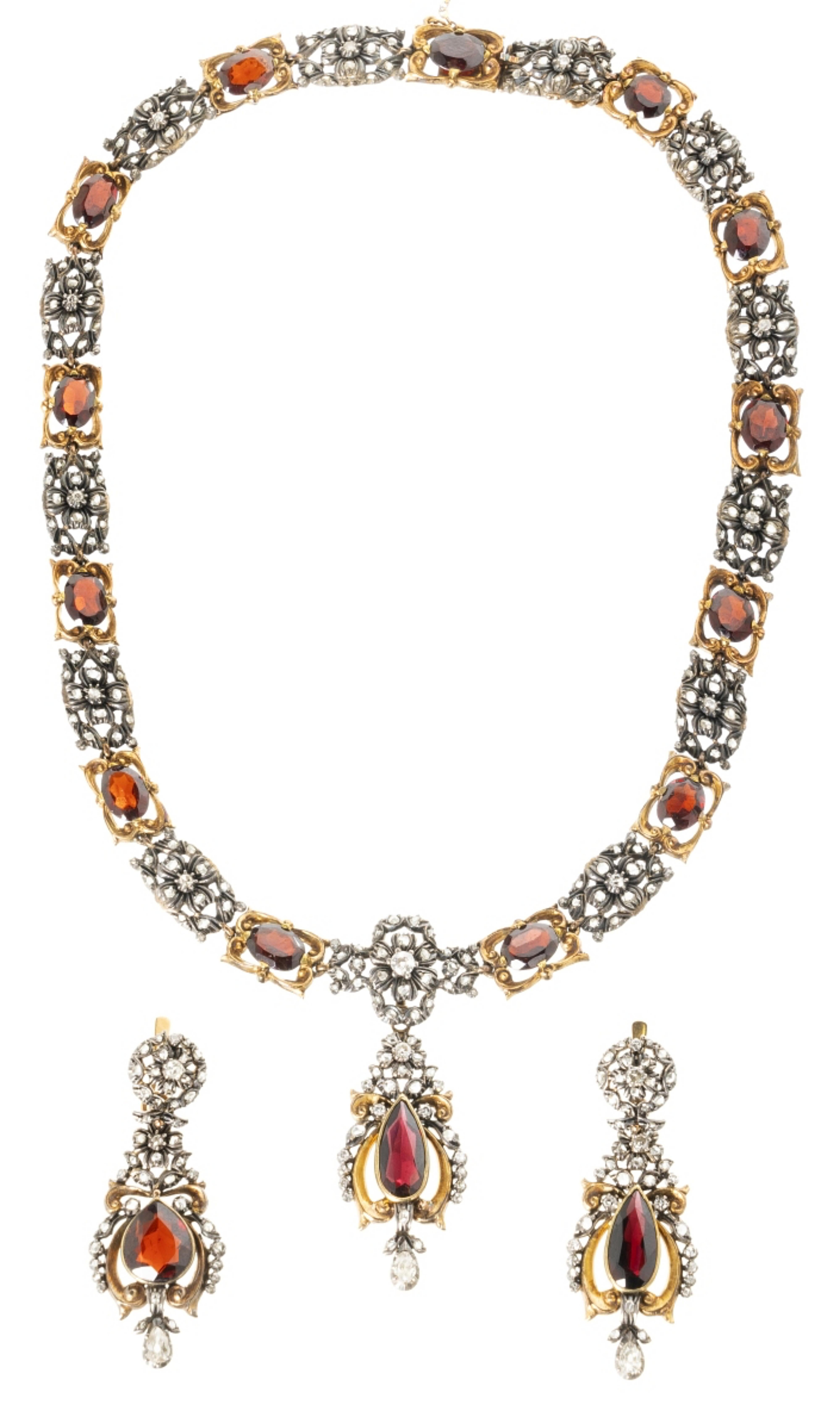 Hand-Carved NECKLACE AND PAIR OF GOLD AND DIAMOND EARRINGS 19th Century / began 20th For Sale