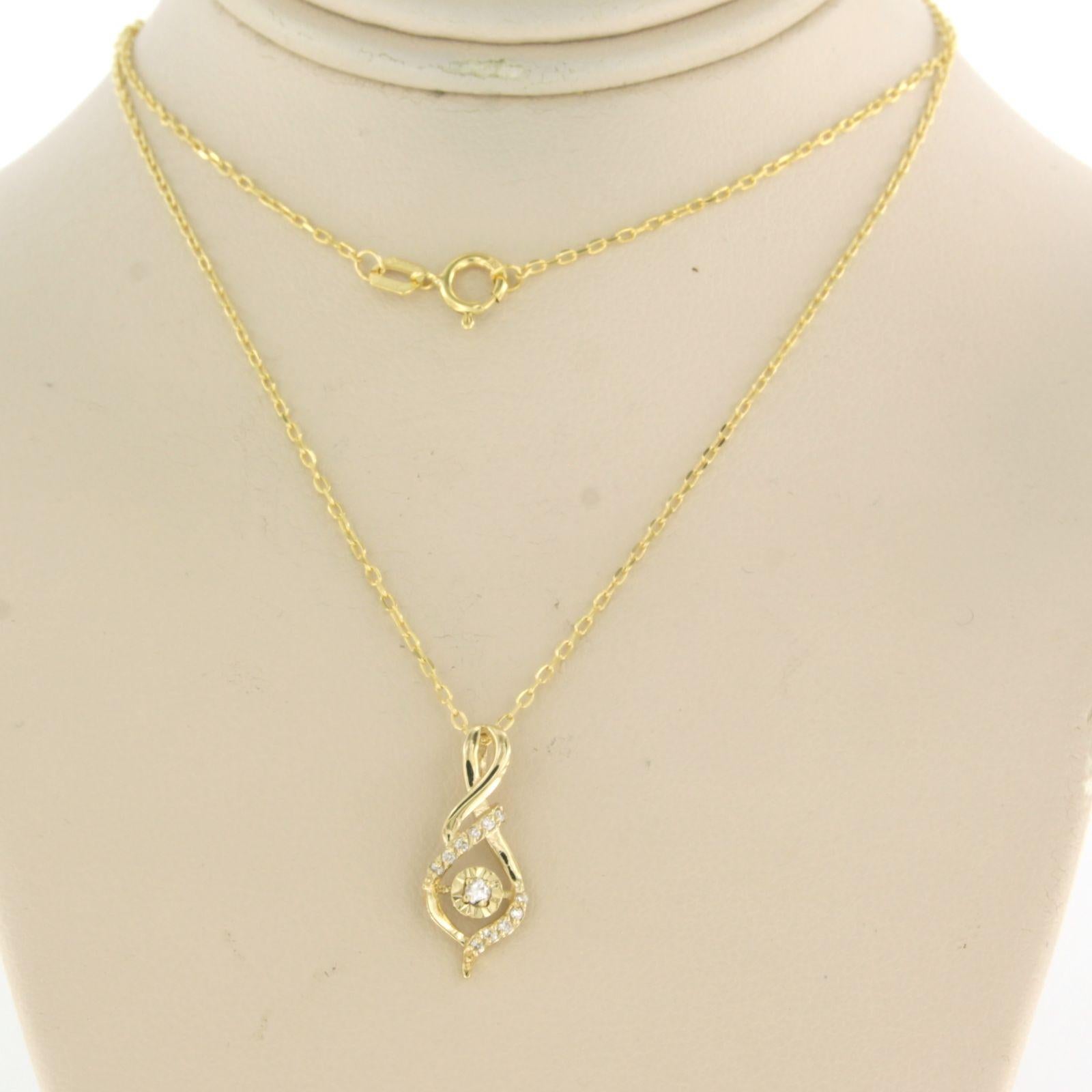 14k yellow gold necklace with a pendant set with brilliant cut diamonds. 0.07ct - F/G - VS/SI - 45cm long

detailed description:

necklace is 45 cm long and 0.7 mm wide

Dimensions of the pendant are 1.8 cm long by 7.2 mm wide

total weight: 1.7