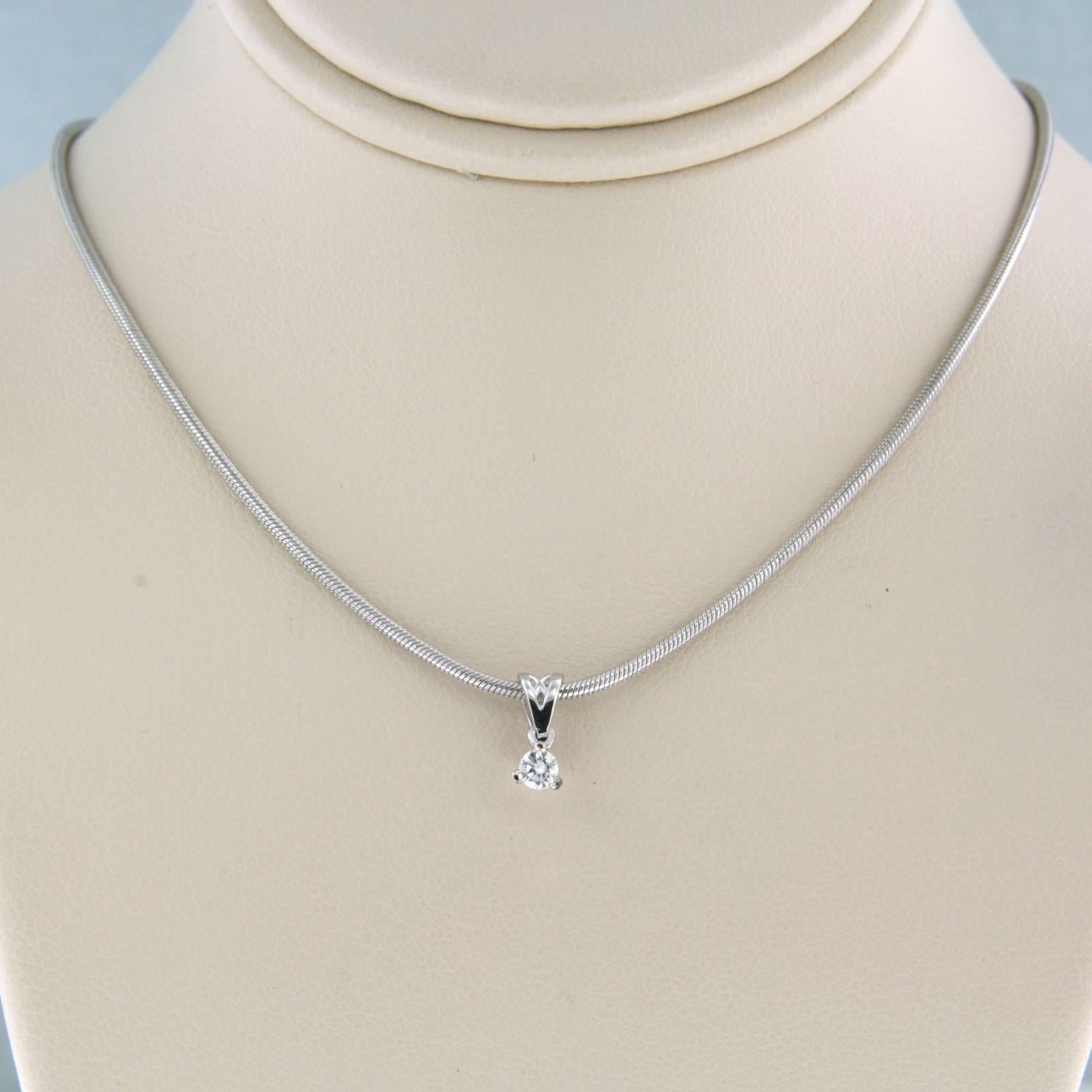 14k white gold necklace with solitaire pendant set with brilliant cut diamonds up to. 0.08ct - F/G - VS/SI - 50 cm long

detailed description

necklace is 50 cm long and 1.2 mm wide

size of the pendant is approximately 8.8 mm long by 3.2 mm