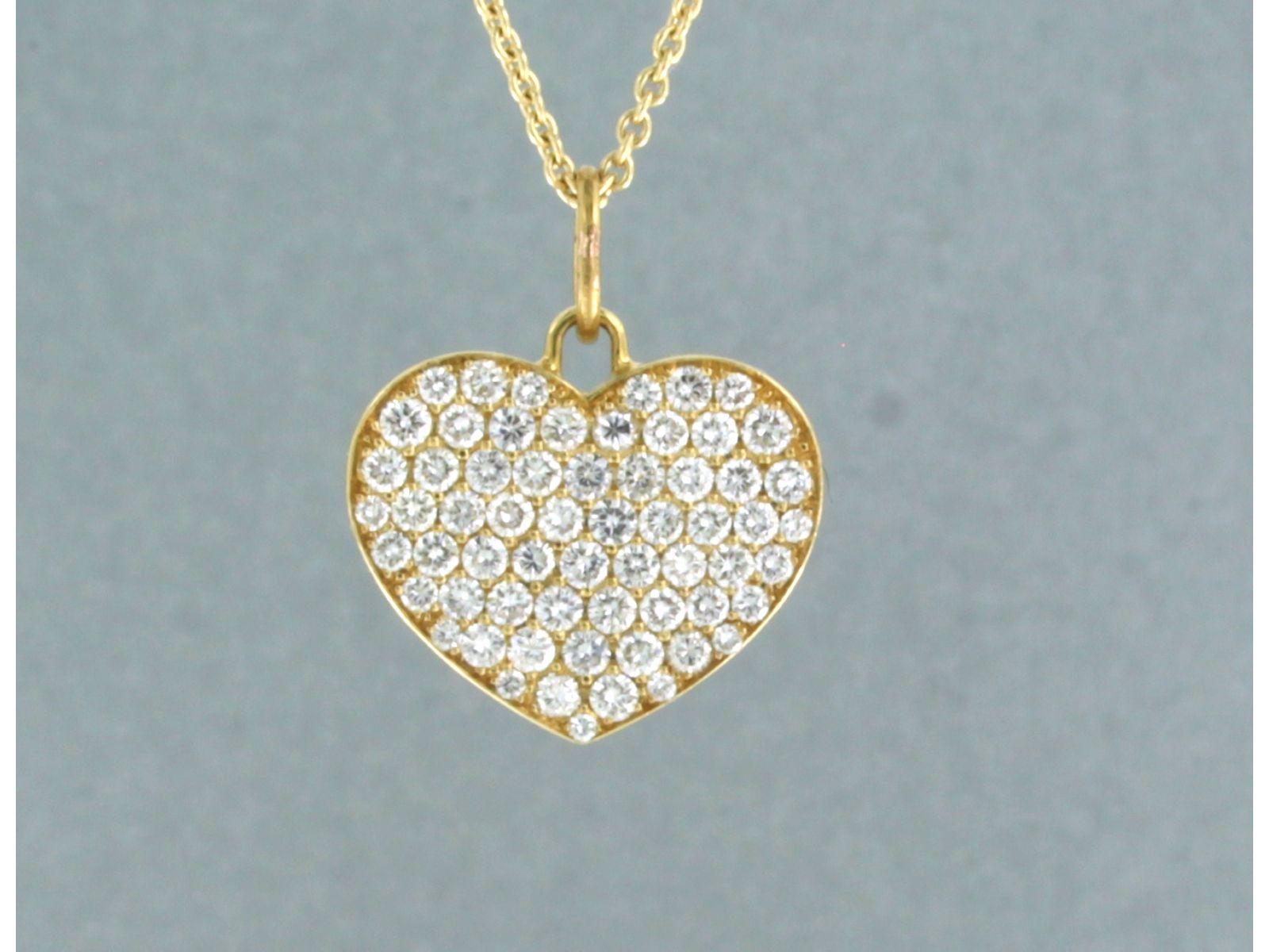 Brilliant Cut Necklace and pendant set with diamonds 18k yellow gold For Sale