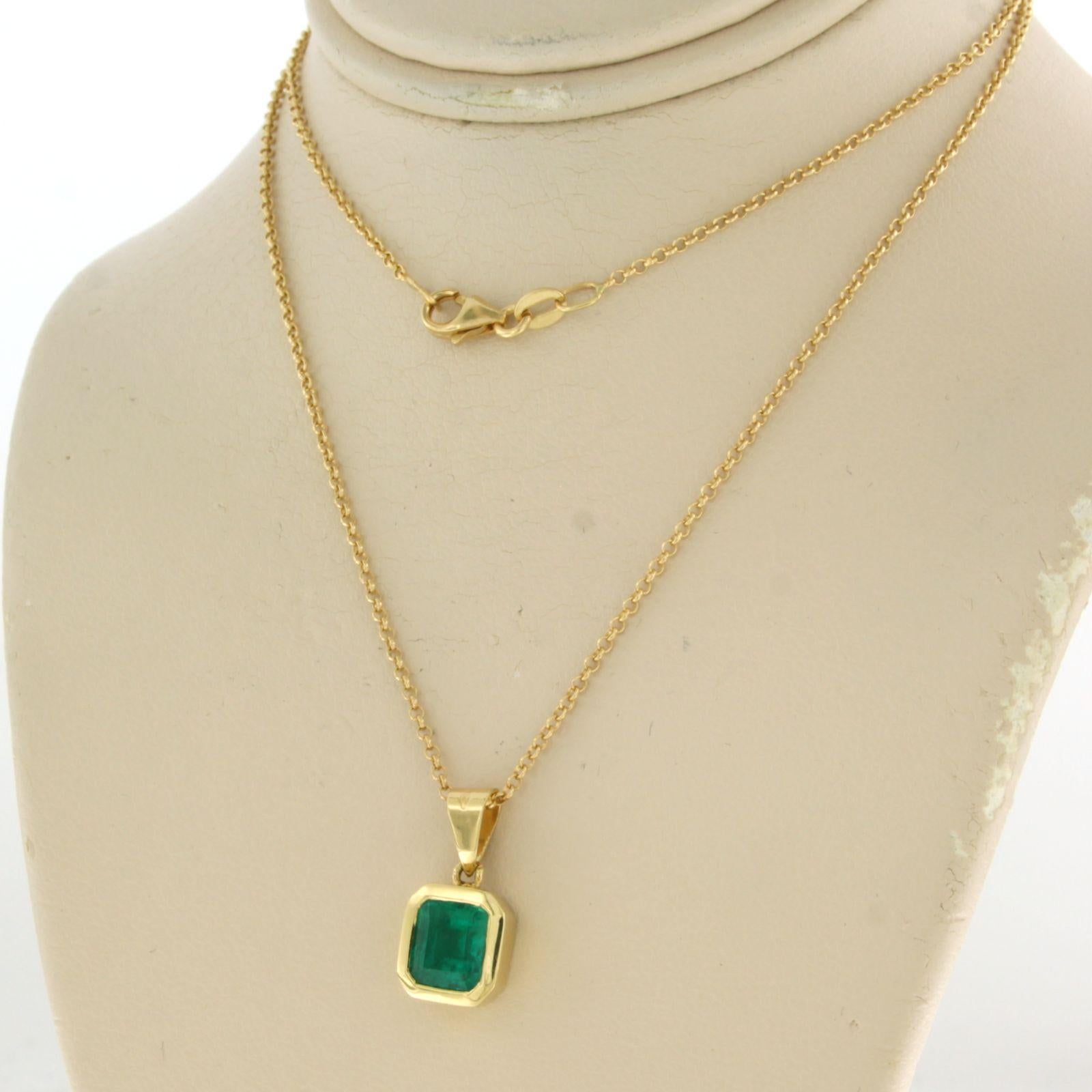 Emerald Cut Necklace and pendant set with emerald 18k yellow gold For Sale