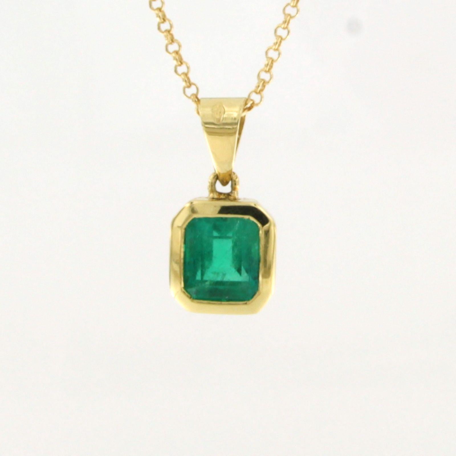 Necklace and pendant set with emerald 18k yellow gold For Sale 1