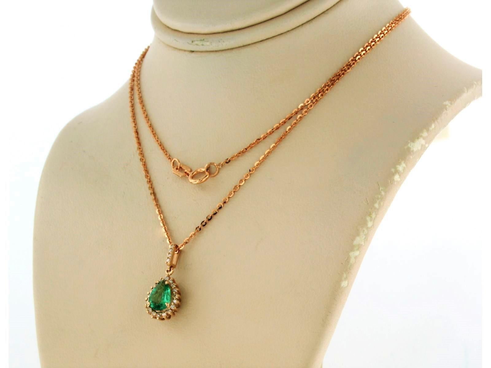 Modern Necklace and pendant set with emerald and diamond 14k pink gold 45 cm long For Sale