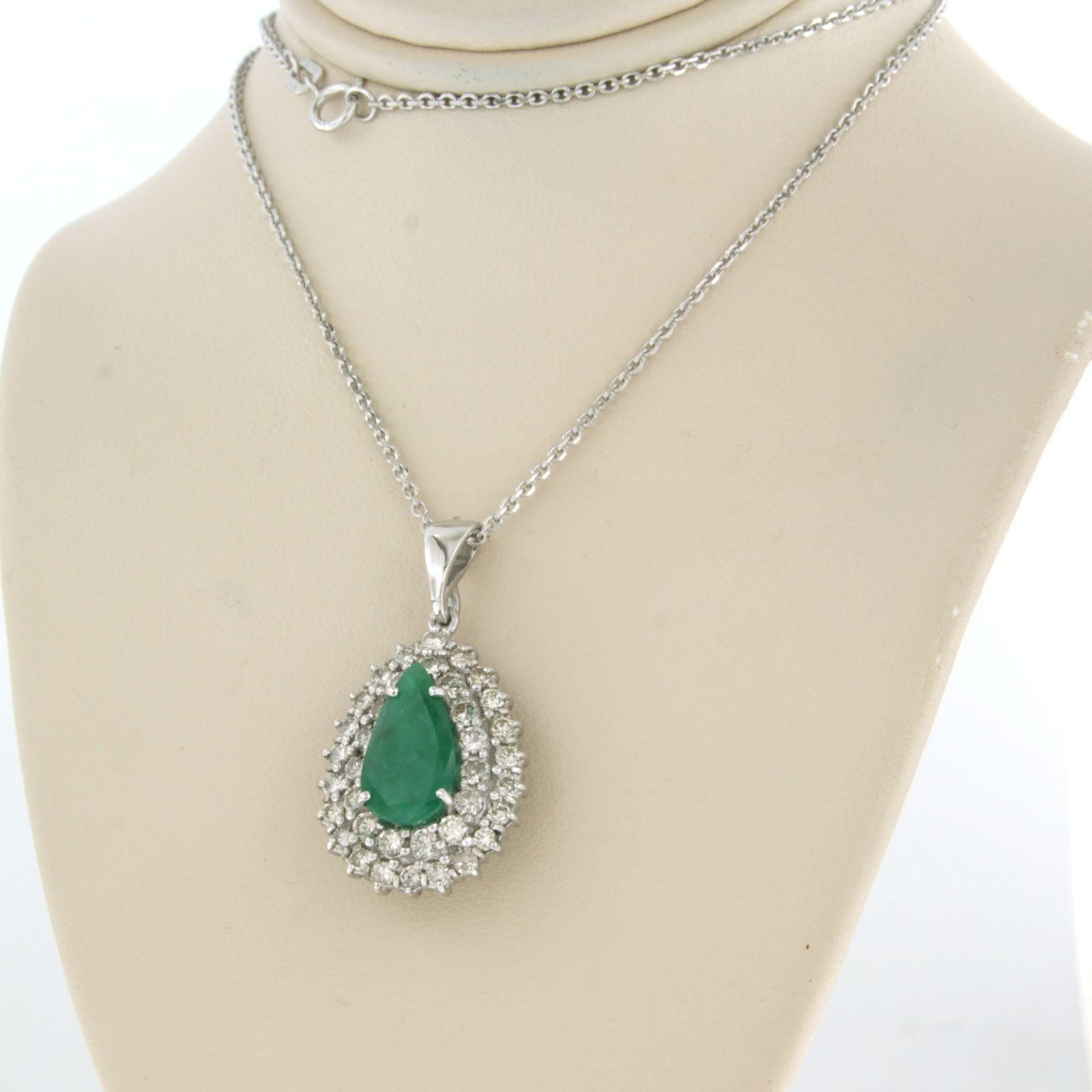 Brilliant Cut Necklace and pendant set with emerald and diamond 14k white gold For Sale
