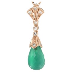 Collier et pendentif en or rose 14 carats serti d'onyx vert et de diamants