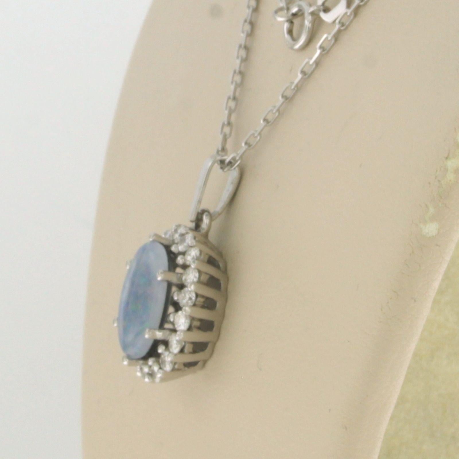 Necklace and pendant set with opal and diamond 14k white gold In Good Condition In The Hague, ZH
