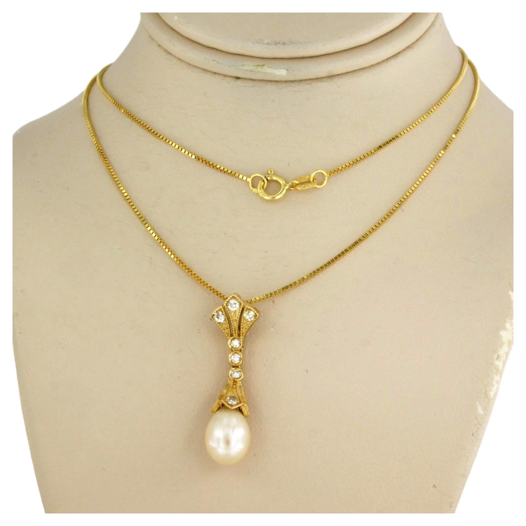 Necklace with pendant set with diamonds 14k yellow gold For Sale at 1stDibs