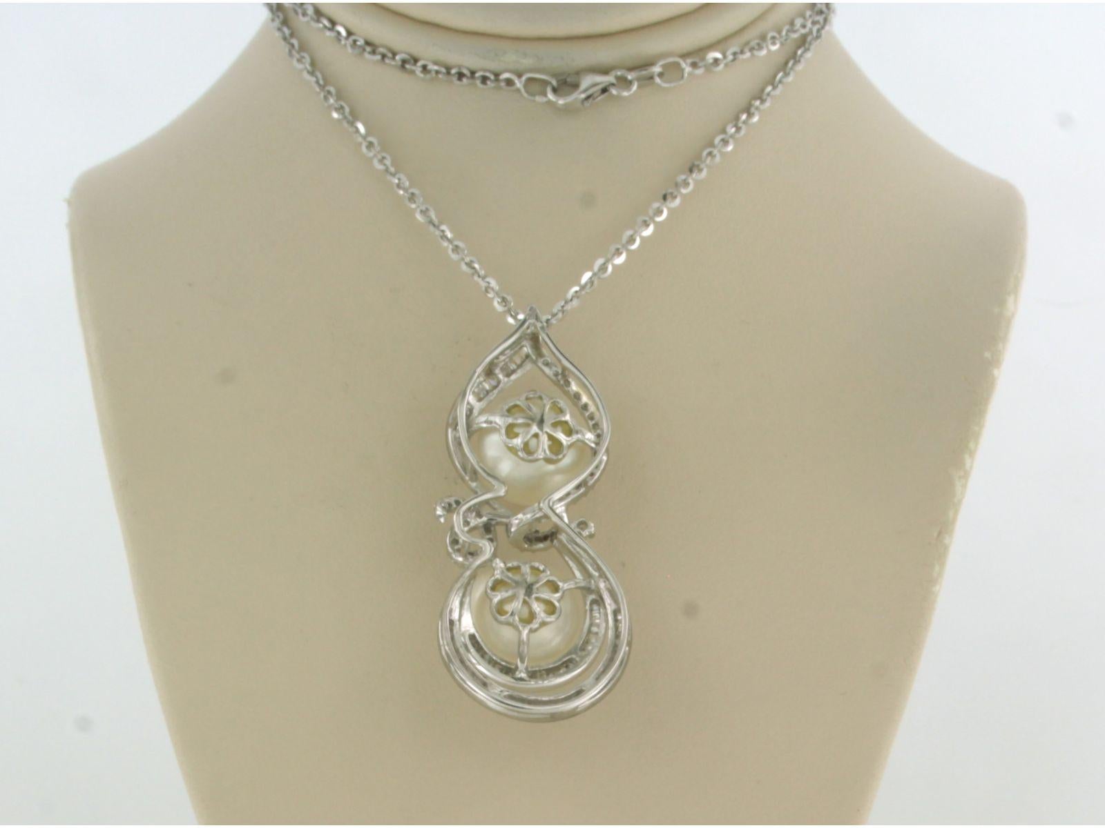 Necklace and pendant set with pearl and diamonds 18k white gold For Sale 1