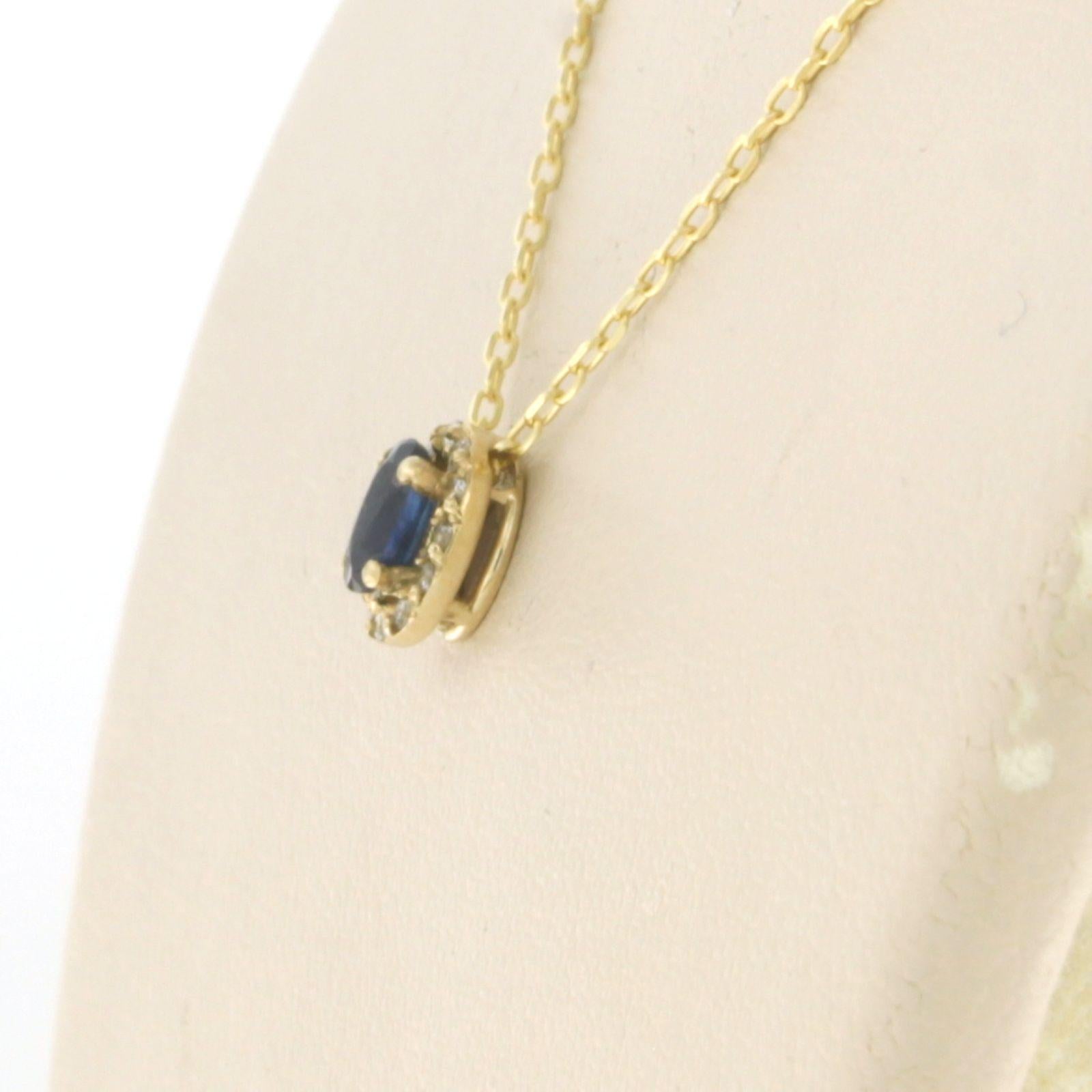 Necklace and pendant set with sapphire and diamonds 14k yellow gold In New Condition For Sale In The Hague, ZH
