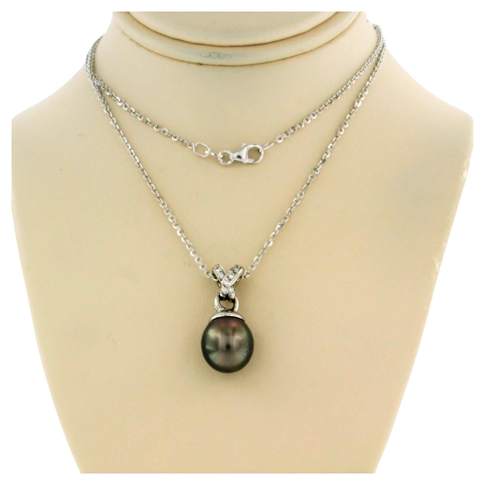 Necklace and pendant set wuth Tahiti pearl and diamonds 18k white gold For Sale