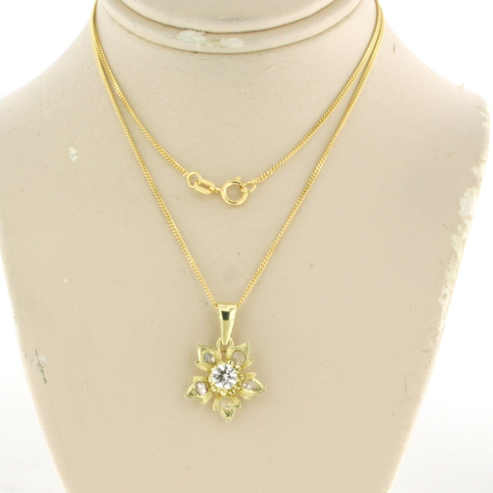 Moderno Collana e pendente con diamanti taglio brillante e rosa fino a 0,50ct in oro 14k in vendita