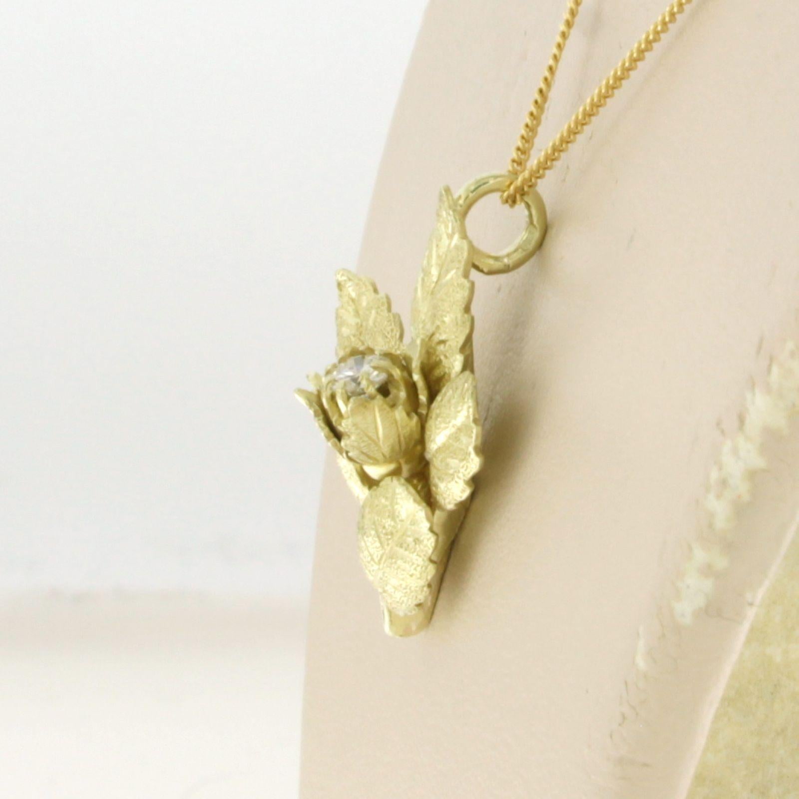 Taille brillant Collier et pendentif avec diamants taille brillant jusqu'à 0,20 ct Or jaune 14k en vente