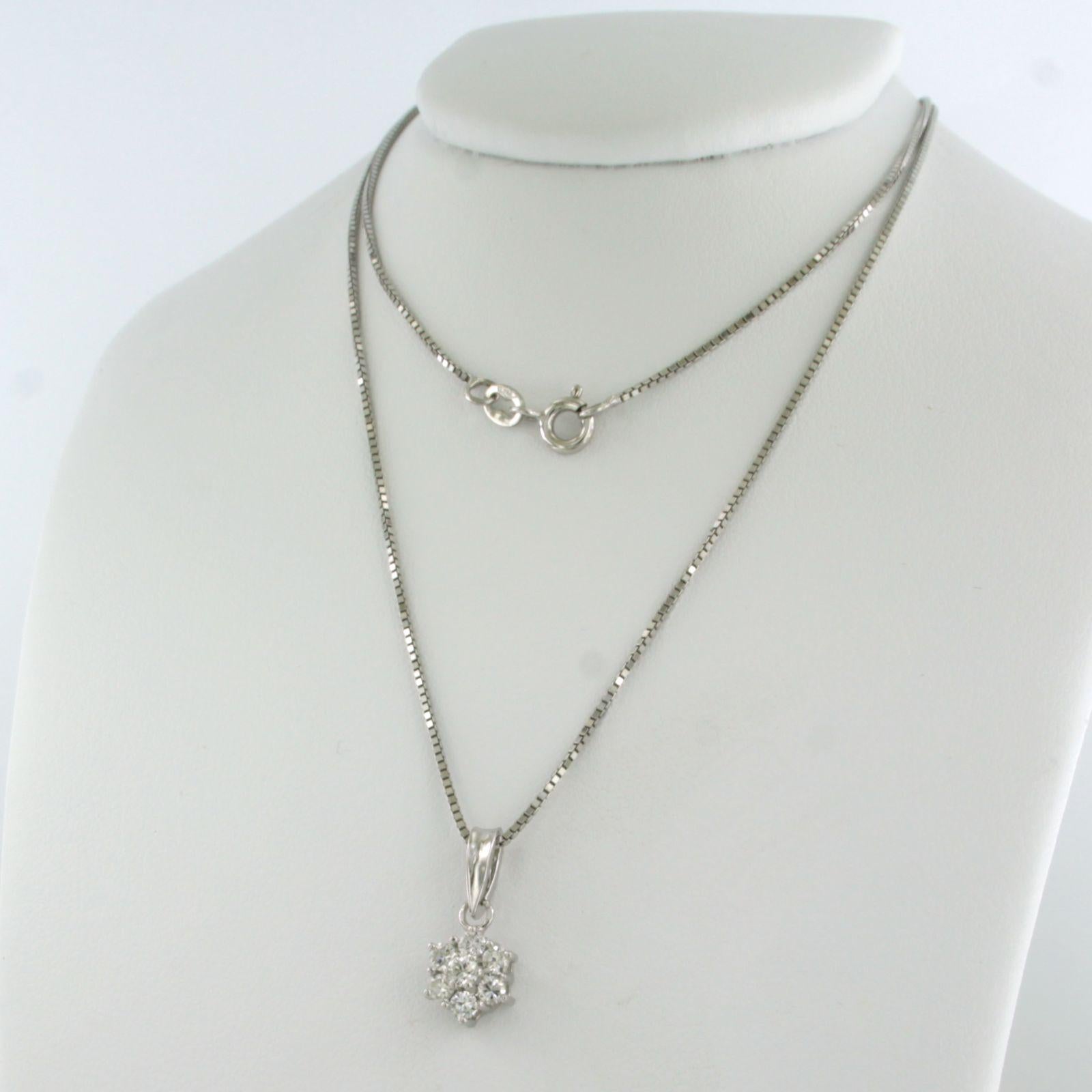 Donna Brilliante e pendente con diamanti taglio brillante fino a 0,30ct in oro 18k 3,8 grammi in vendita