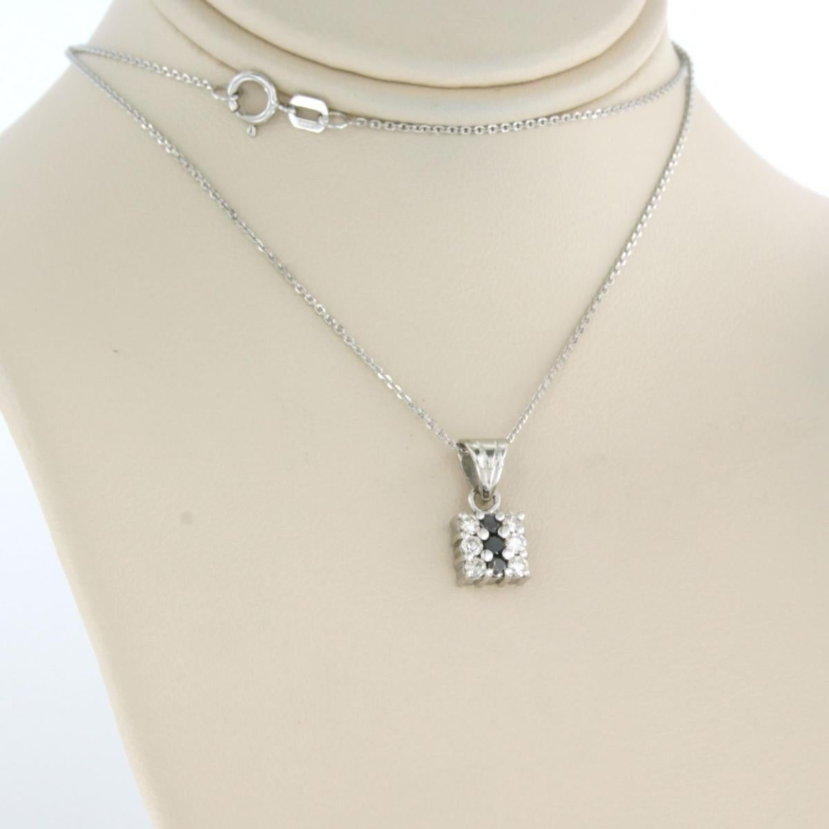 Brilliante e pendente con diamanti taglio brillante fino a 0,36ct in oro 14k 2,8 grammi in vendita 1