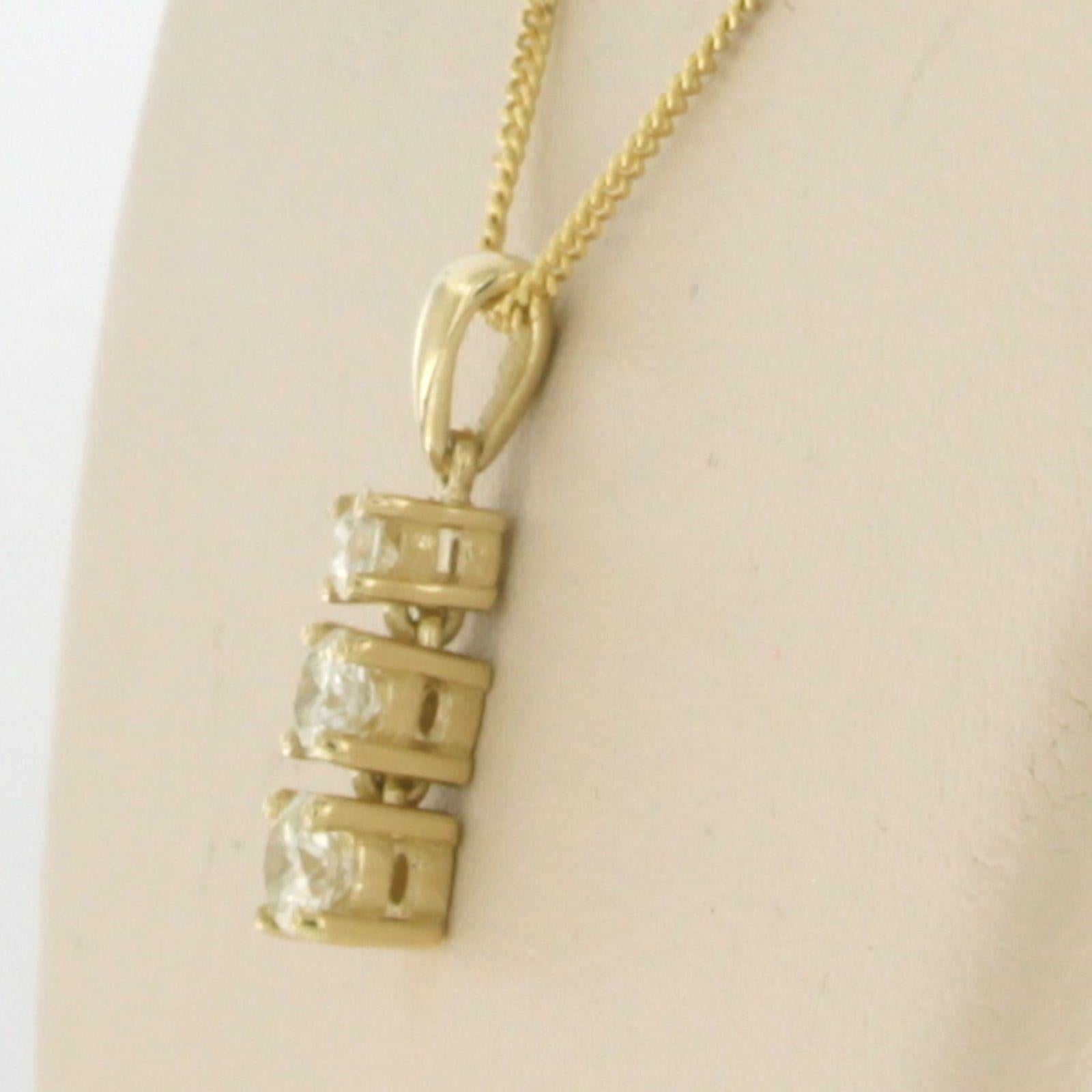 Taille brillant Collier et pendentif avec diamants taille brillant jusqu'à 0,45 ct Or jaune 14k en vente