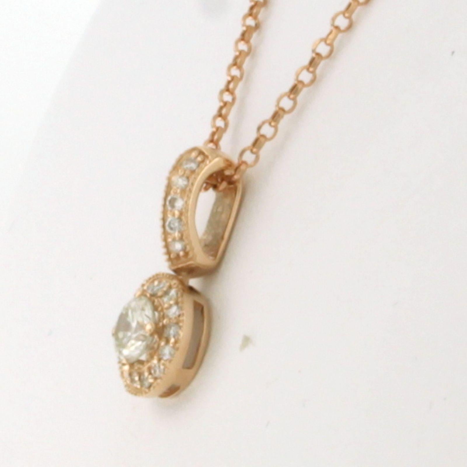Taglio brillante Brilliante e ciondolo con diamanti taglio brillante fino a 0,52ct in oro 14k 2,3 grammi in vendita