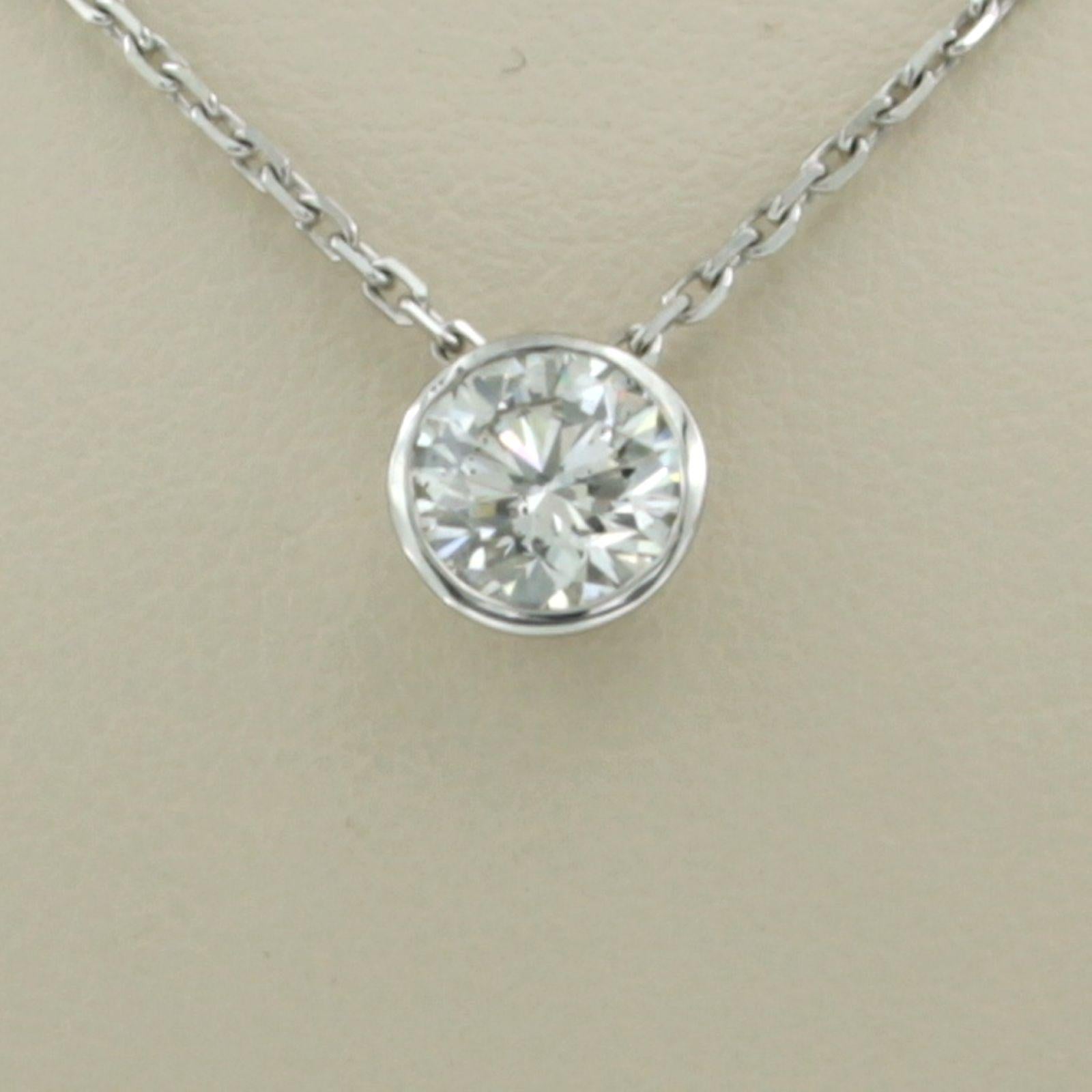 Collana in oro bianco 14k con pendente solitario con diamante taglio brillante 1,01ct - H. I+I - SI2 - lunga 38cm

descrizione dettagliata:

Il ciondolo ha un diametro di 7.4 mm di larghezza.

la lunghezza della collana è di 38 cm e la larghezza di