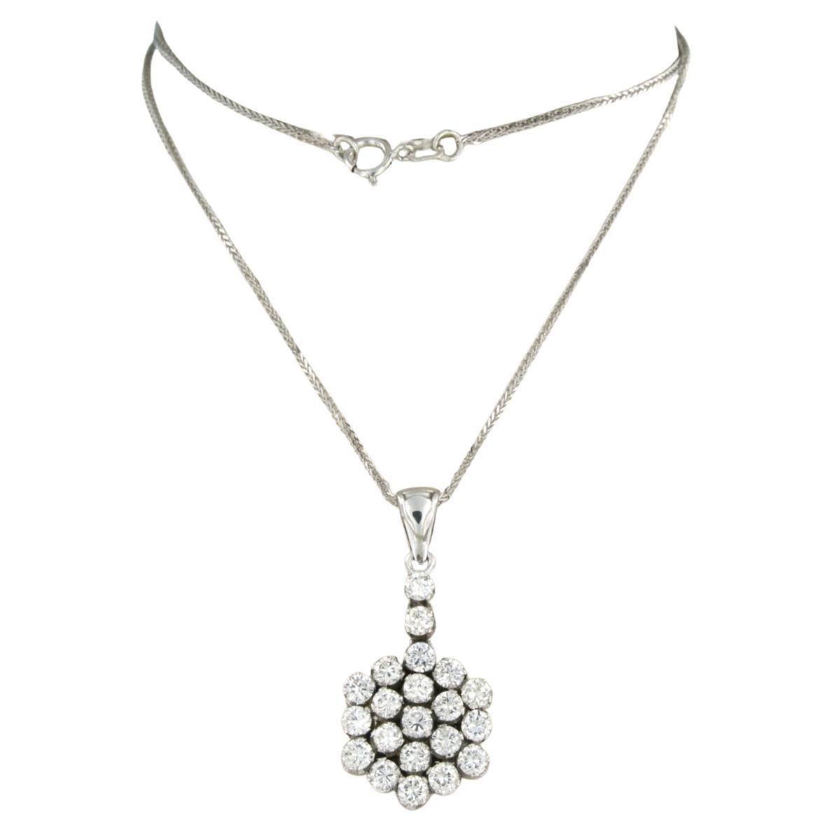 collana e pendente con diamanti taglio brillante fino a 1,90ct in oro 14k e 18k