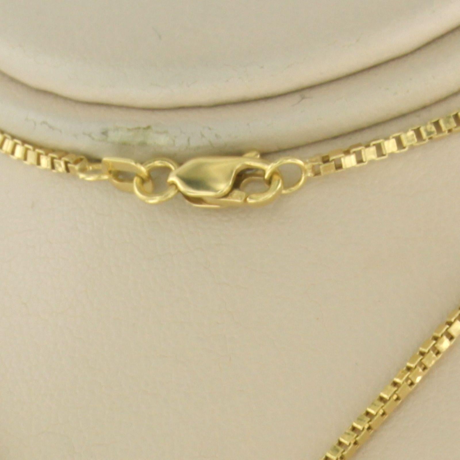 Collar de oro amarillo de 14 quilates con colgante engastado con coral - 50 cm

Descripción detallada

El collar mide 50 cm de largo y 1,2 mm de ancho.

El colgante mide 4,3 cm de alto y 1,9 cm de ancho.

Peso total: 17.0 gramos

Set con:
- 1 coral