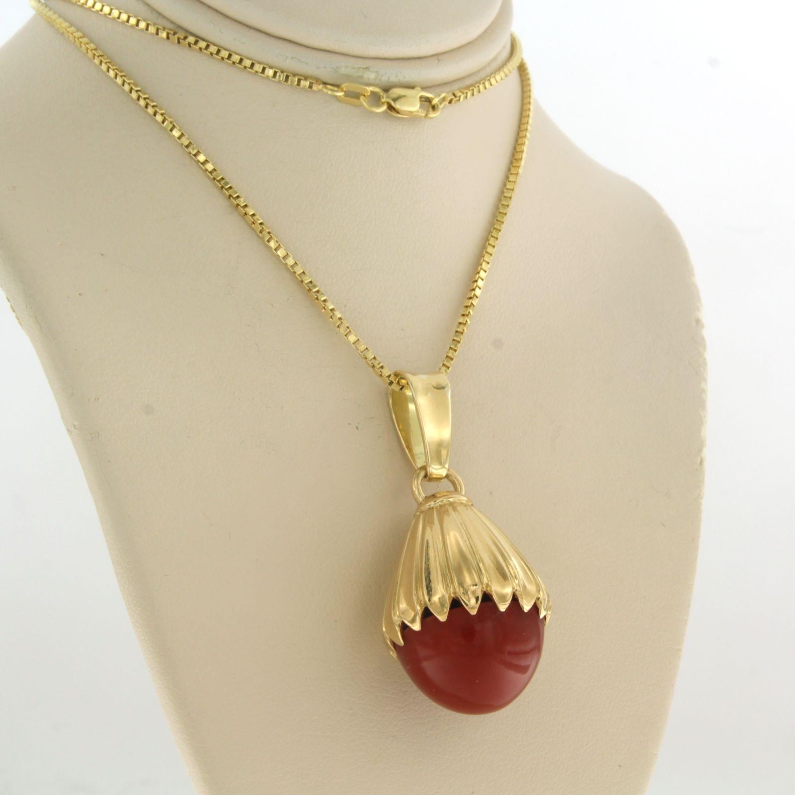 NEcordón y colgante con coral 17,0 gramos oro amarillo 14k en Excelente estado para la venta en The Hague, ZH