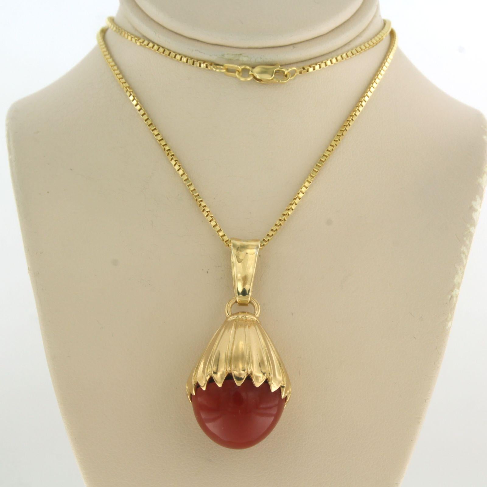 De las mujeres NEcordón y colgante con coral 17,0 gramos oro amarillo 14k en venta