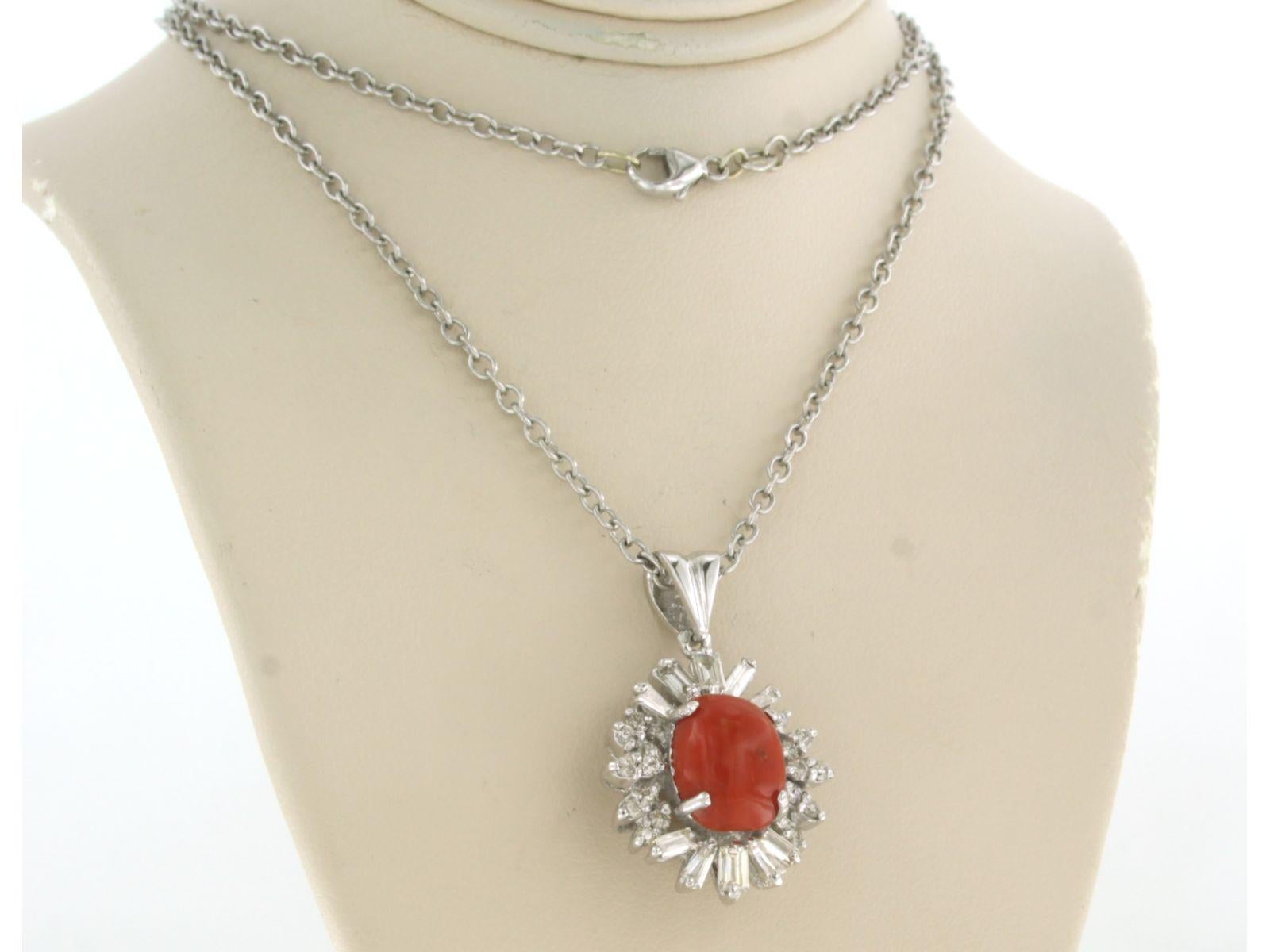 Donna Collana e pendente con corallo e diamanti fino a 0,80ct in oro 14k 12,9 grammi in vendita