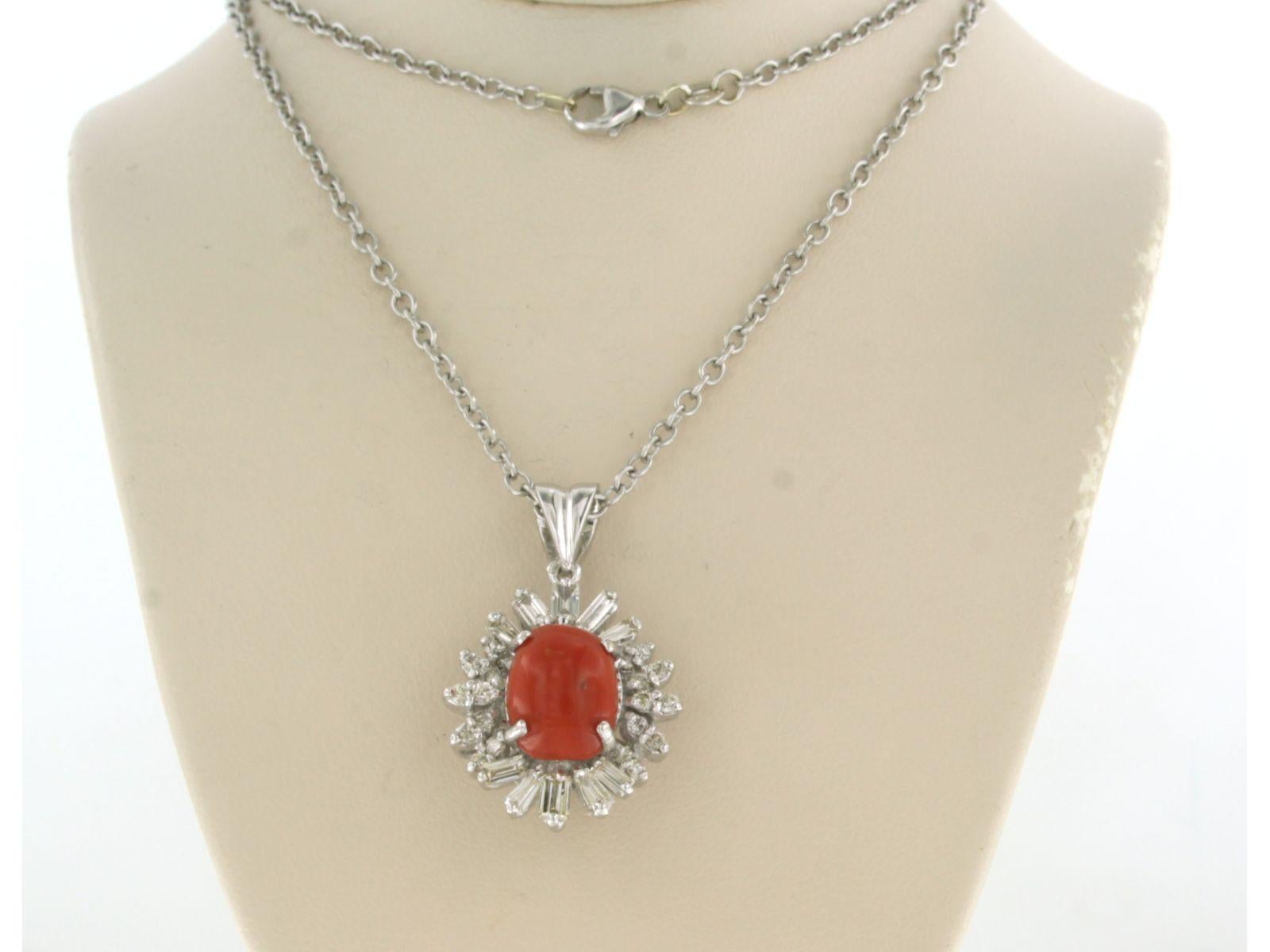 Collana e pendente con corallo e diamanti fino a 0,80ct in oro 14k 12,9 grammi in vendita 1
