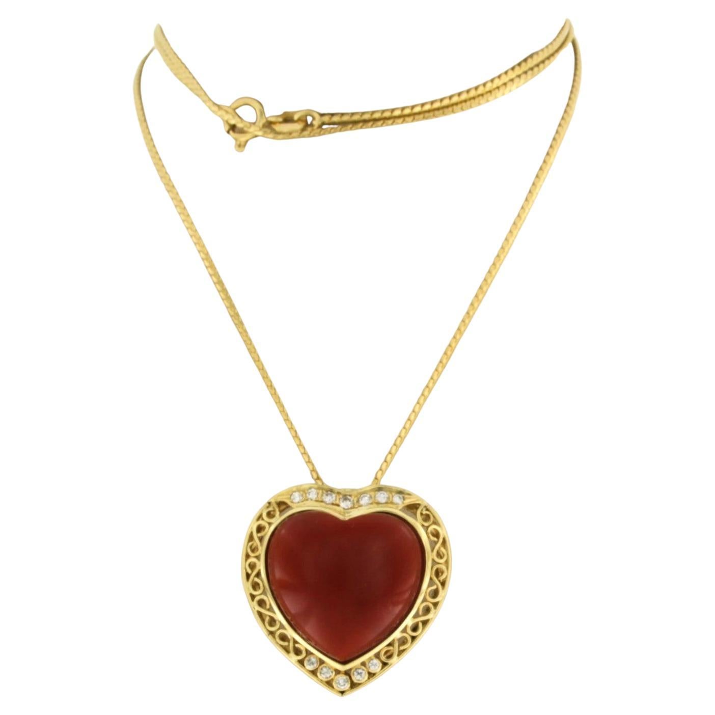Necklace and pendant with Corallium Rubrum and brilliant cut diamond