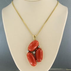 Necklace and pendant with Corallium Rubrum and brilliant cut diamonds 14k gold