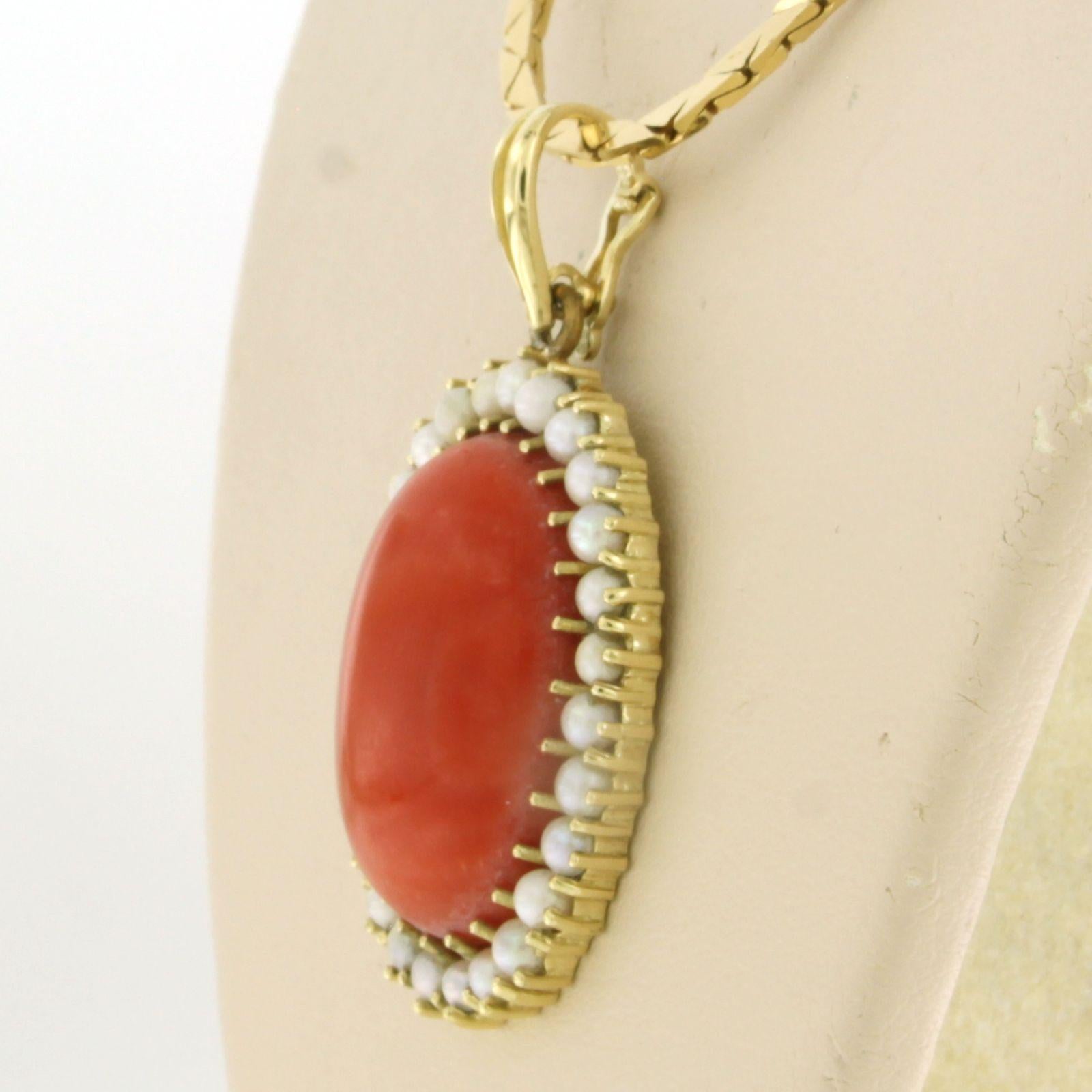 Women's Necklace and pendant with Corallium Rubrum and pearls 14k gold - 20.5 grams For Sale