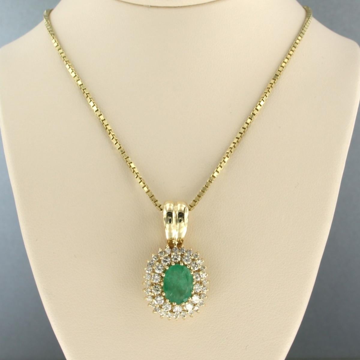 Modern Necklace and pendant with emerald and brilliant cut diamonds 14k gold For Sale
