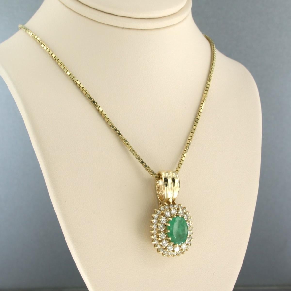 Necklace and pendant with emerald and brilliant cut diamonds 14k gold In Excellent Condition For Sale In The Hague, ZH