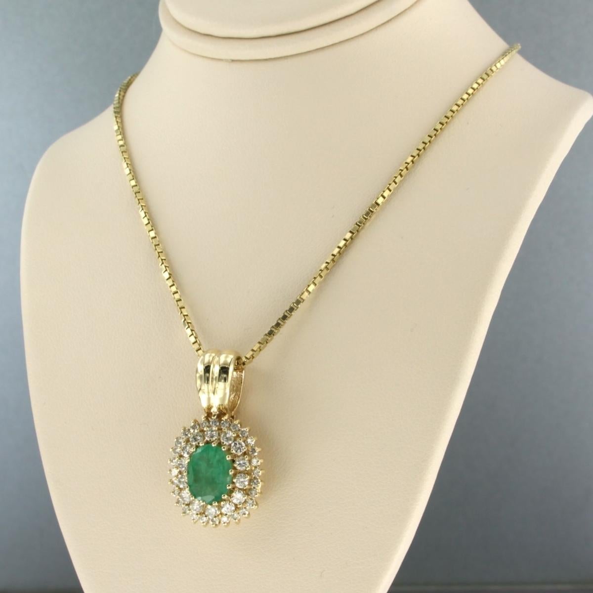 Halskette und Anhänger mit Smaragd und Diamanten im Brillantschliff 14k Gold Damen im Angebot