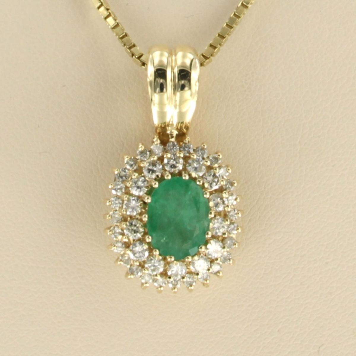 Halskette und Anhänger mit Smaragd und Diamanten im Brillantschliff 14k Gold im Angebot 2