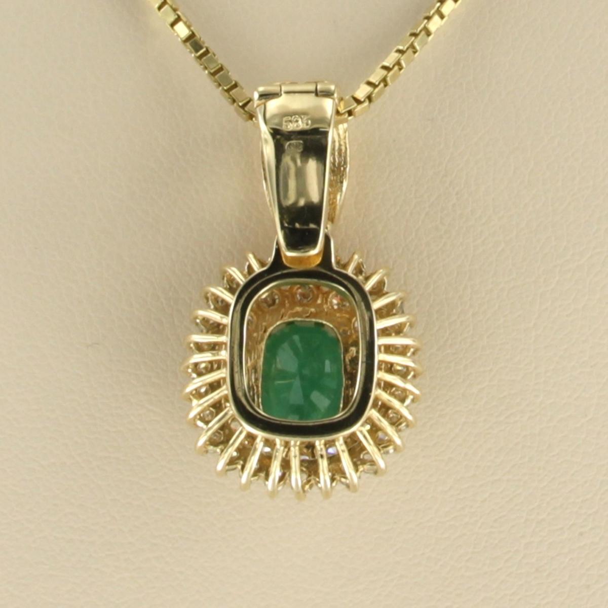 Necklace and pendant with emerald and brilliant cut diamonds 14k gold For Sale 2