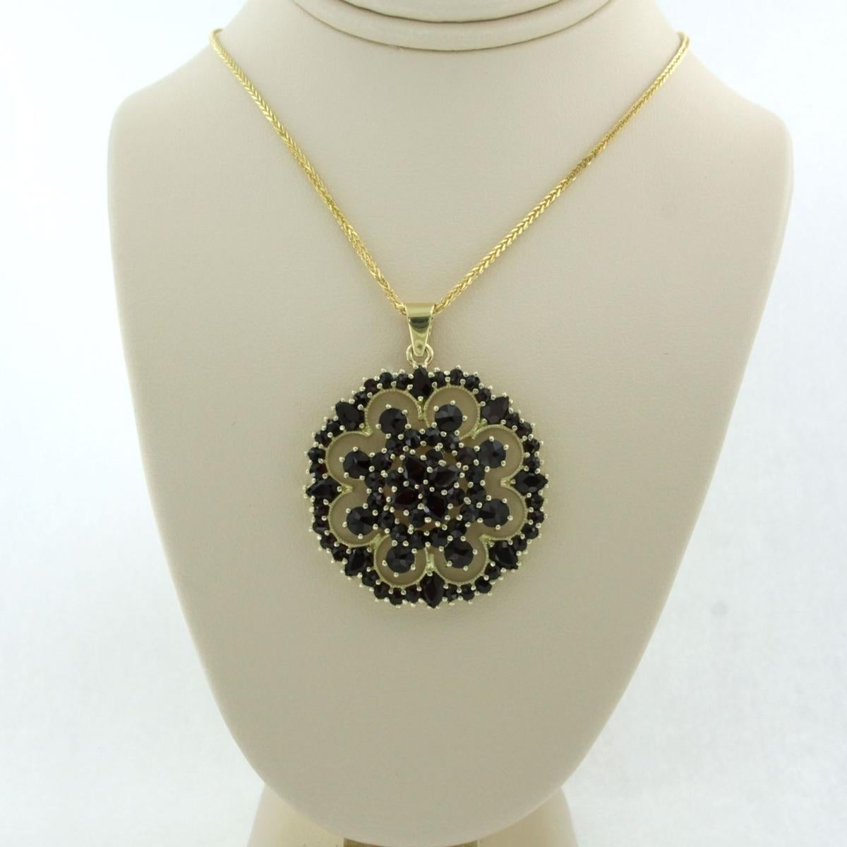 Collar y colgante con granate - 12,4 gramos - oro amarillo 14k en venta 2
