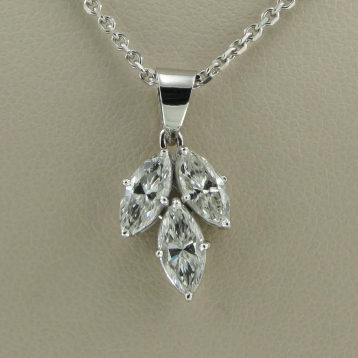 Taglio marquise Collana e pendente con diamanti a forma di marquise fino a 0,60ct in oro 14k e 18k in vendita