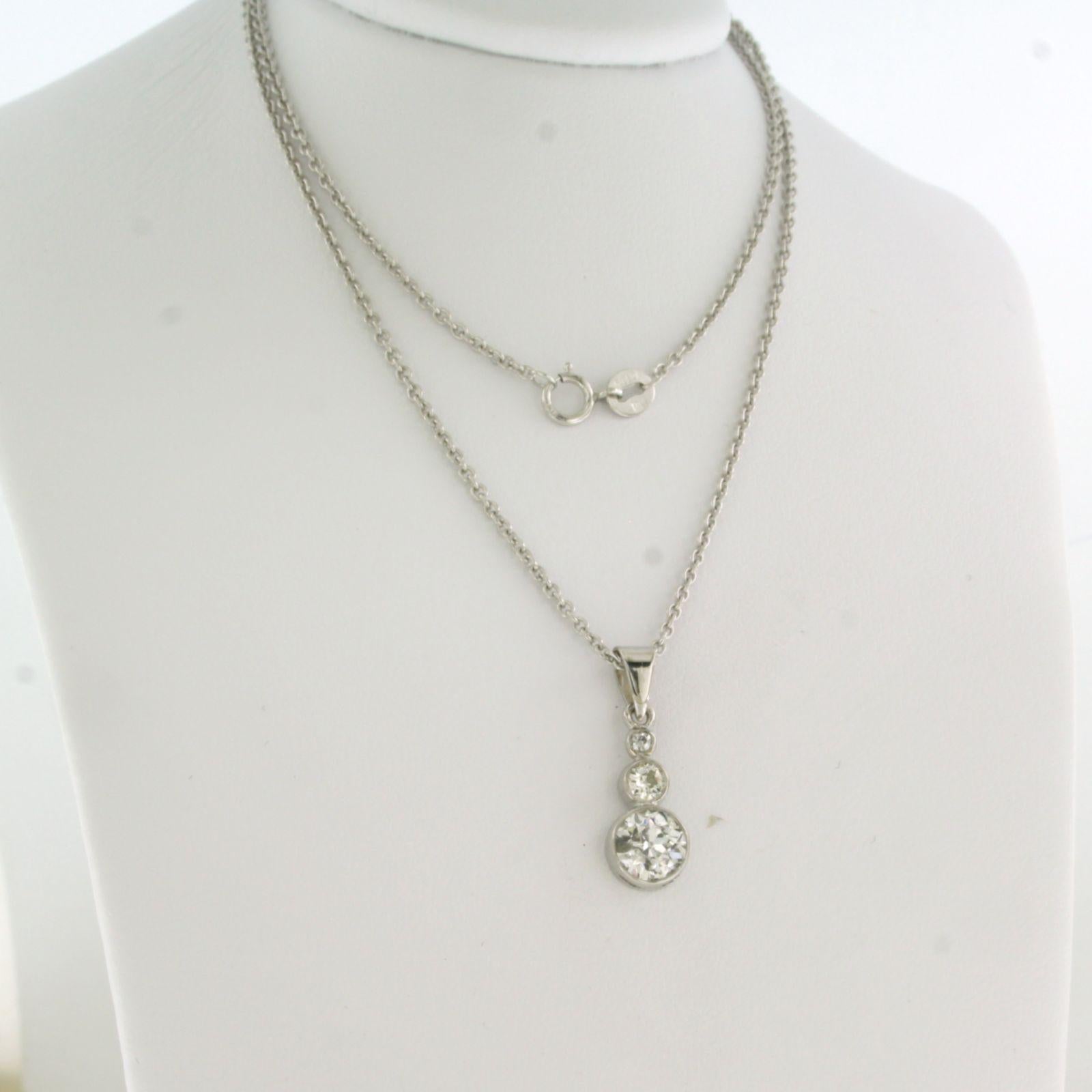 Taille vieille mine Collier et pendentif avec diamant taille ancienne sup à 1,35ct platine 5,4 grammes en vente