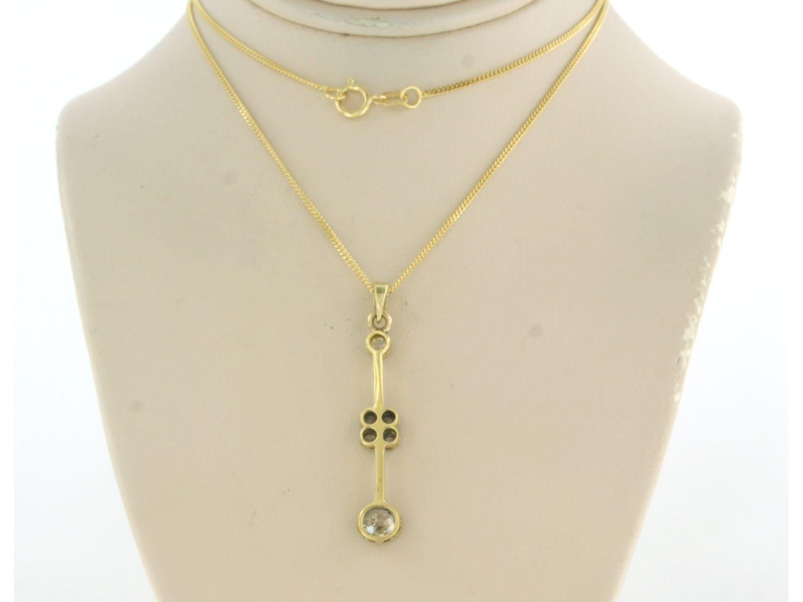 18k yellow gold necklace with a bicolor gold pendant set with old mine cut diamonds. 1.30ct - 45cm long

detailed description:

the length of the necklace is 45 cm long by 1.0 mm wide

the size of the pendant is 3.5 cm long by 6.2 mm wide

weight
