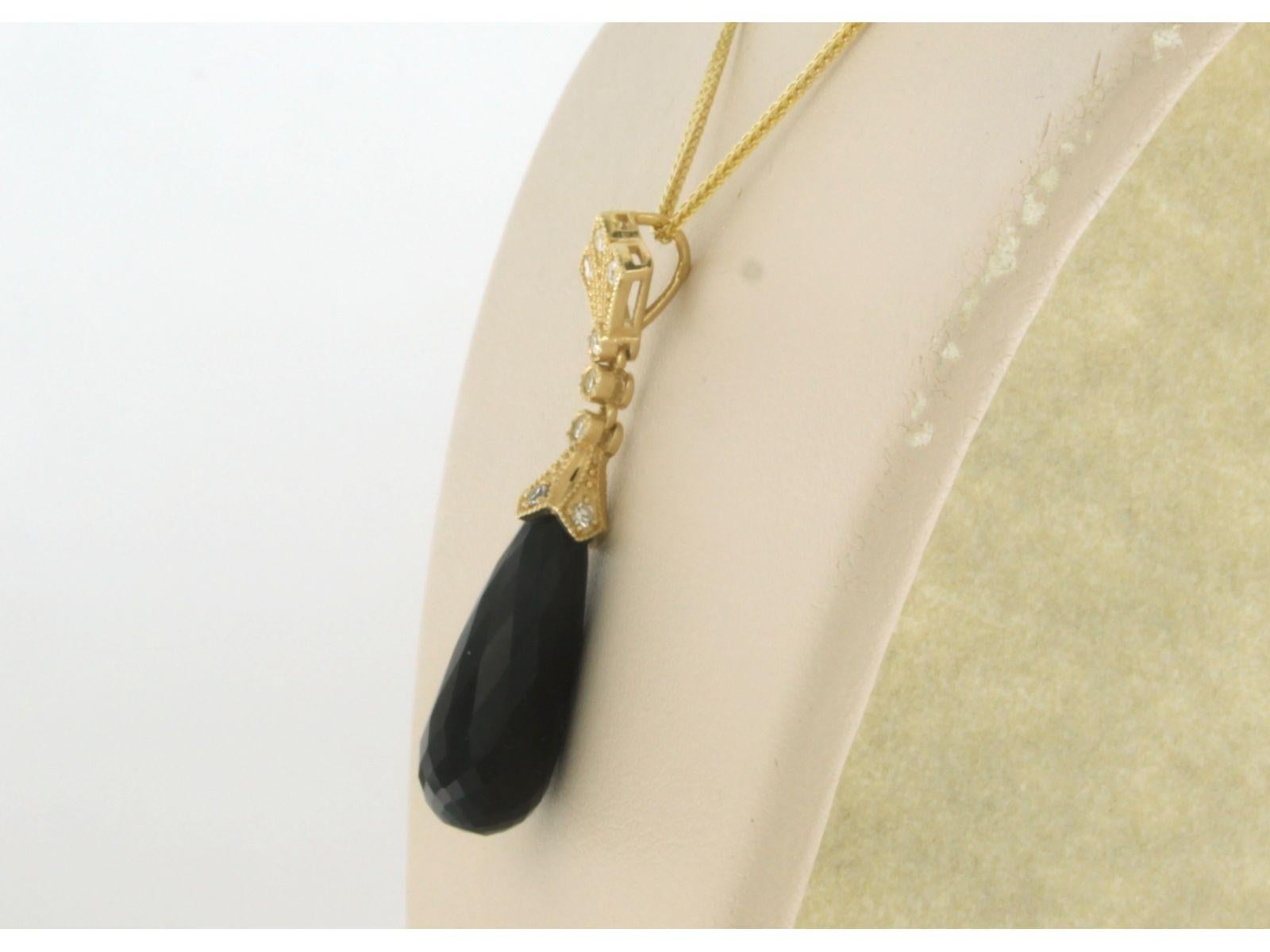 Collana e pendente con onice e diamanti taglio singolo fino a 0,16 carati in oro 14k In condizioni Nuovo in vendita a The Hague, ZH