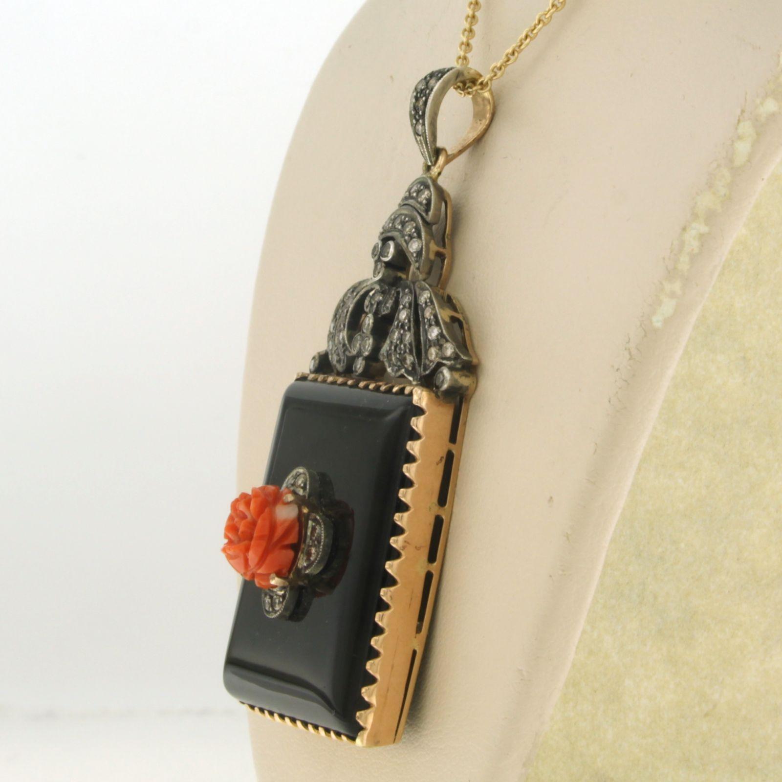 Début de l'époque victorienne Collier et pendentif en onyx, corail et diamants taille brillant en or 18k Silver en vente