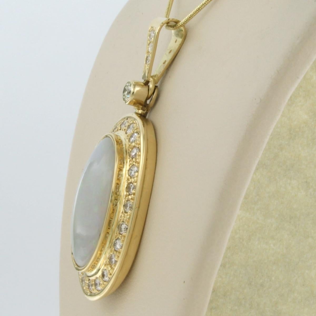 Modern Necklace and pendant with opal and brilliant cut diamonds up to 1.25ct 14k gold For Sale