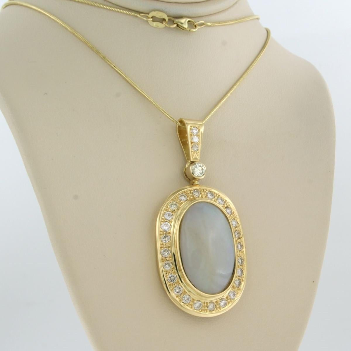 Necklace and pendant with opal and brilliant cut diamonds up to 1.25ct 14k gold In Excellent Condition For Sale In The Hague, ZH
