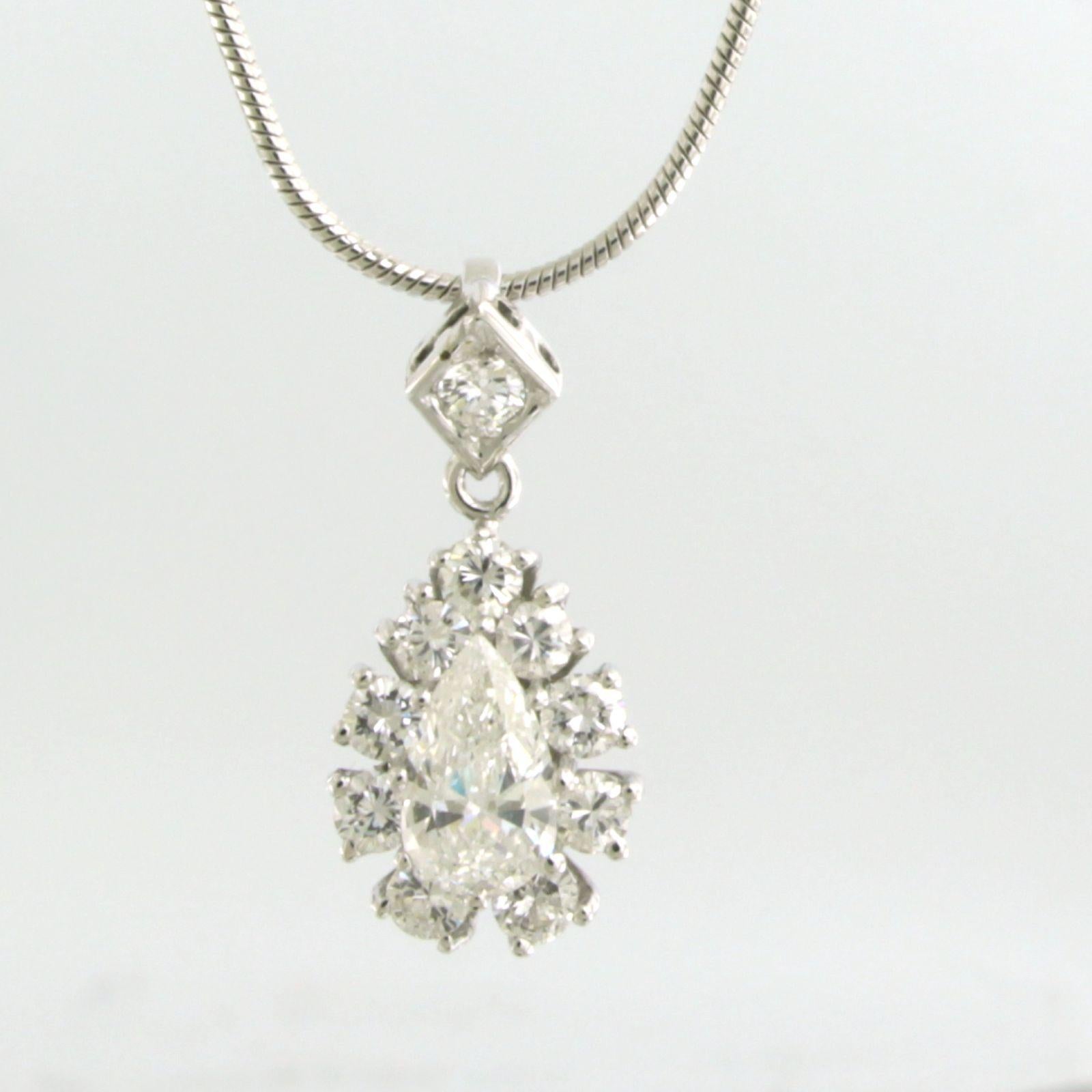 Necklace and pendant with pear shaped and brilliant cut diamonds 14k gold In Excellent Condition For Sale In The Hague, ZH