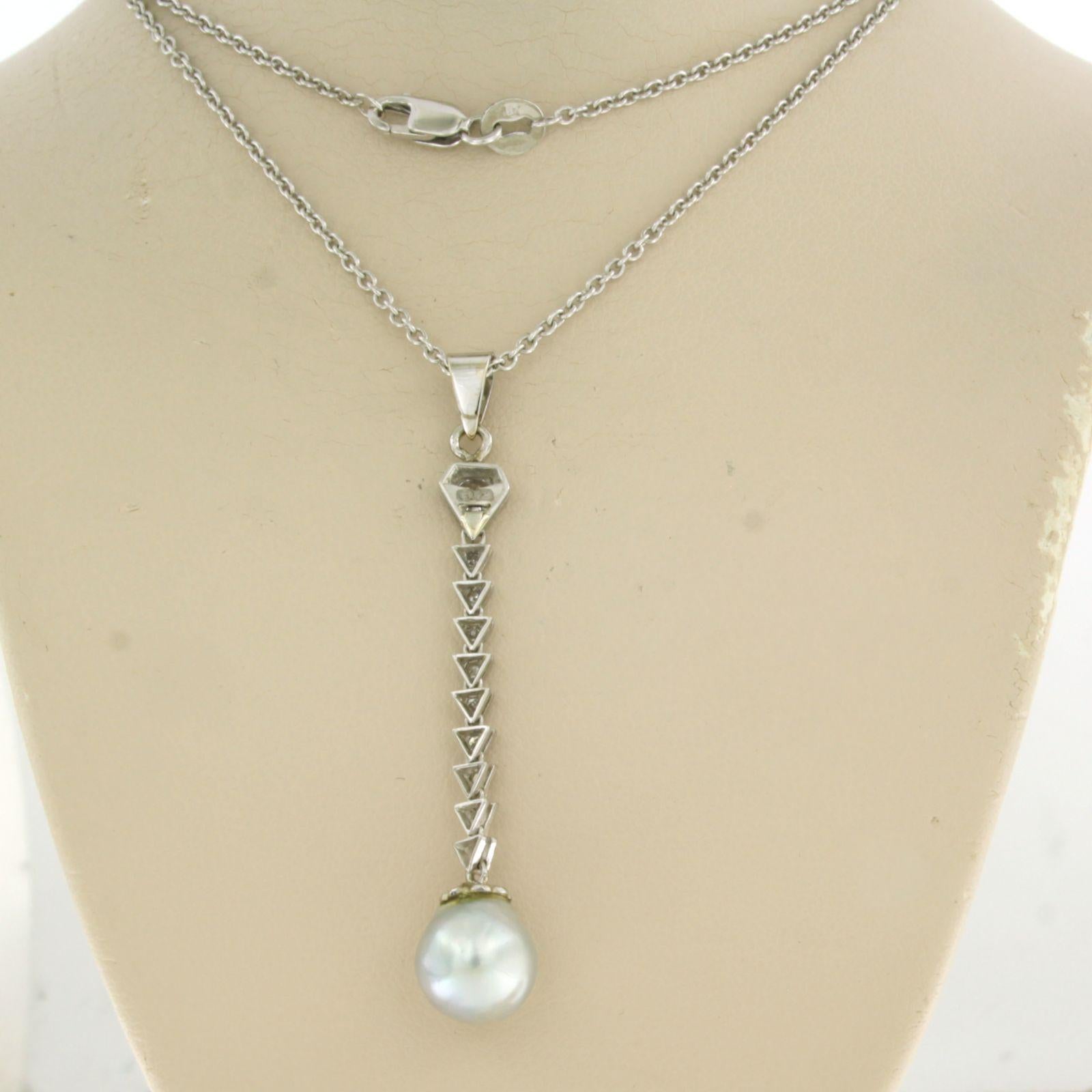 Women's Necklace and pendant with pearl an single cut diamonds Platinum and 14k gold For Sale